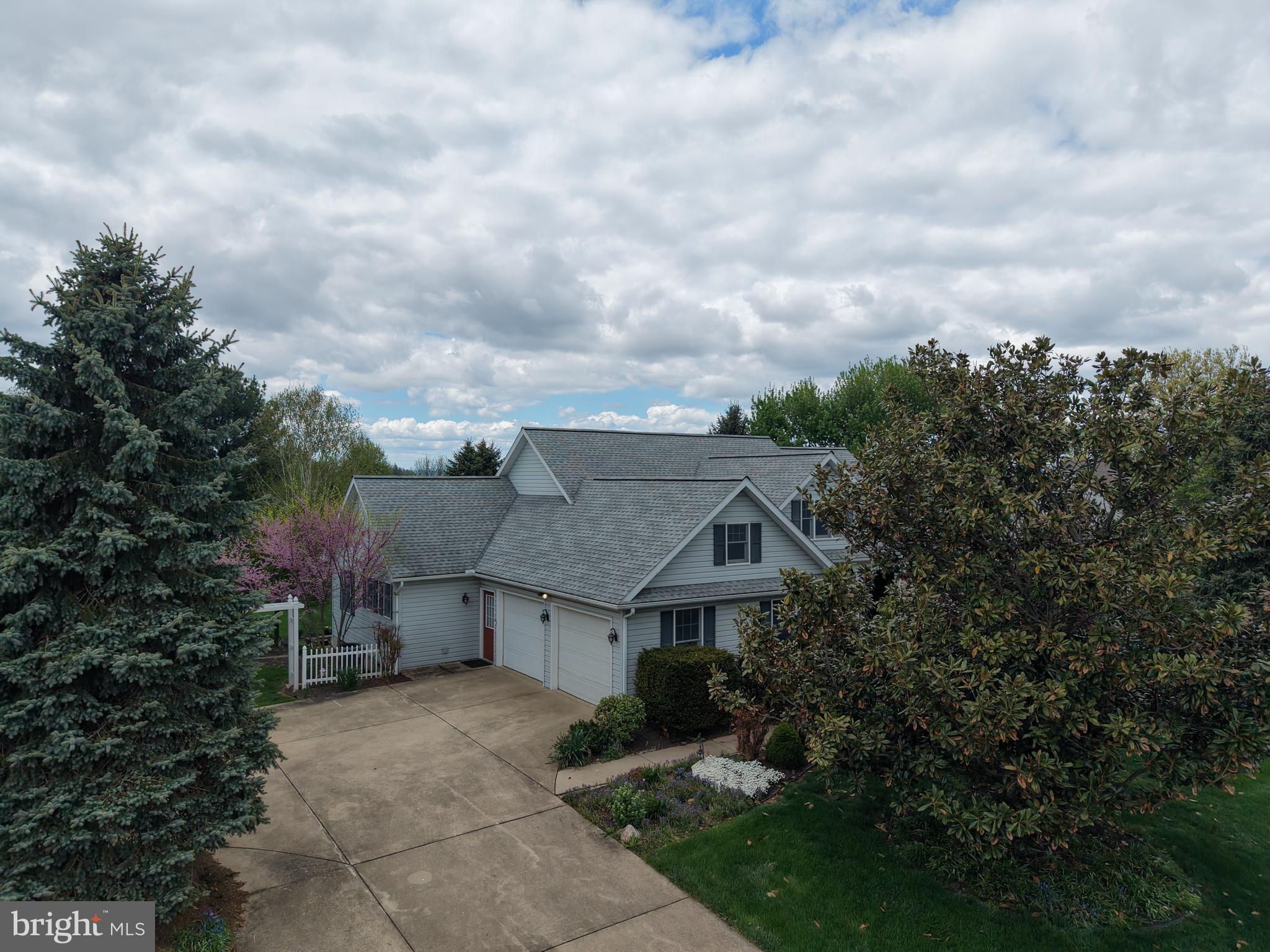 PENN NATIONAL ESTATES - Residential