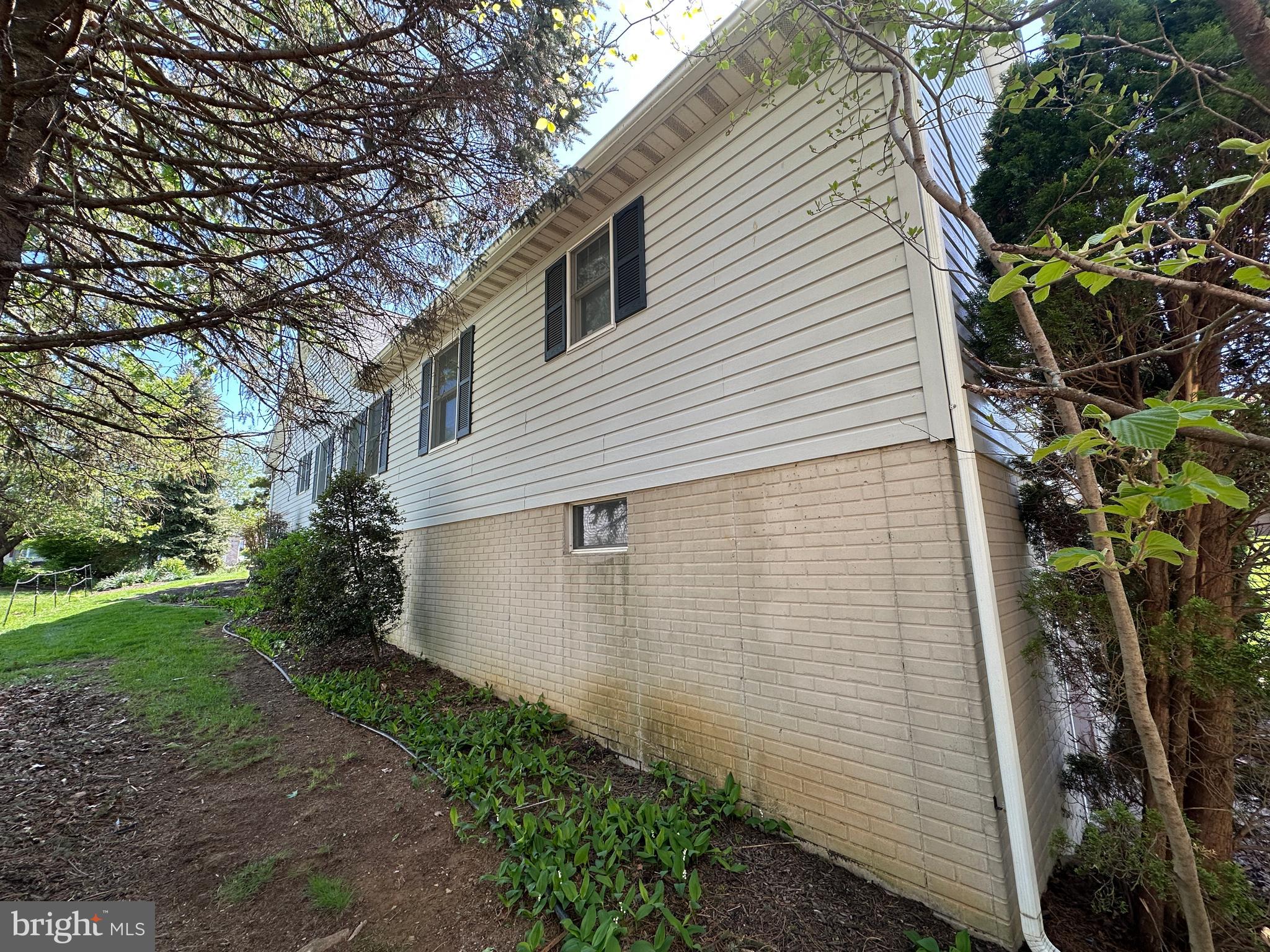 PENN NATIONAL ESTATES - Residential