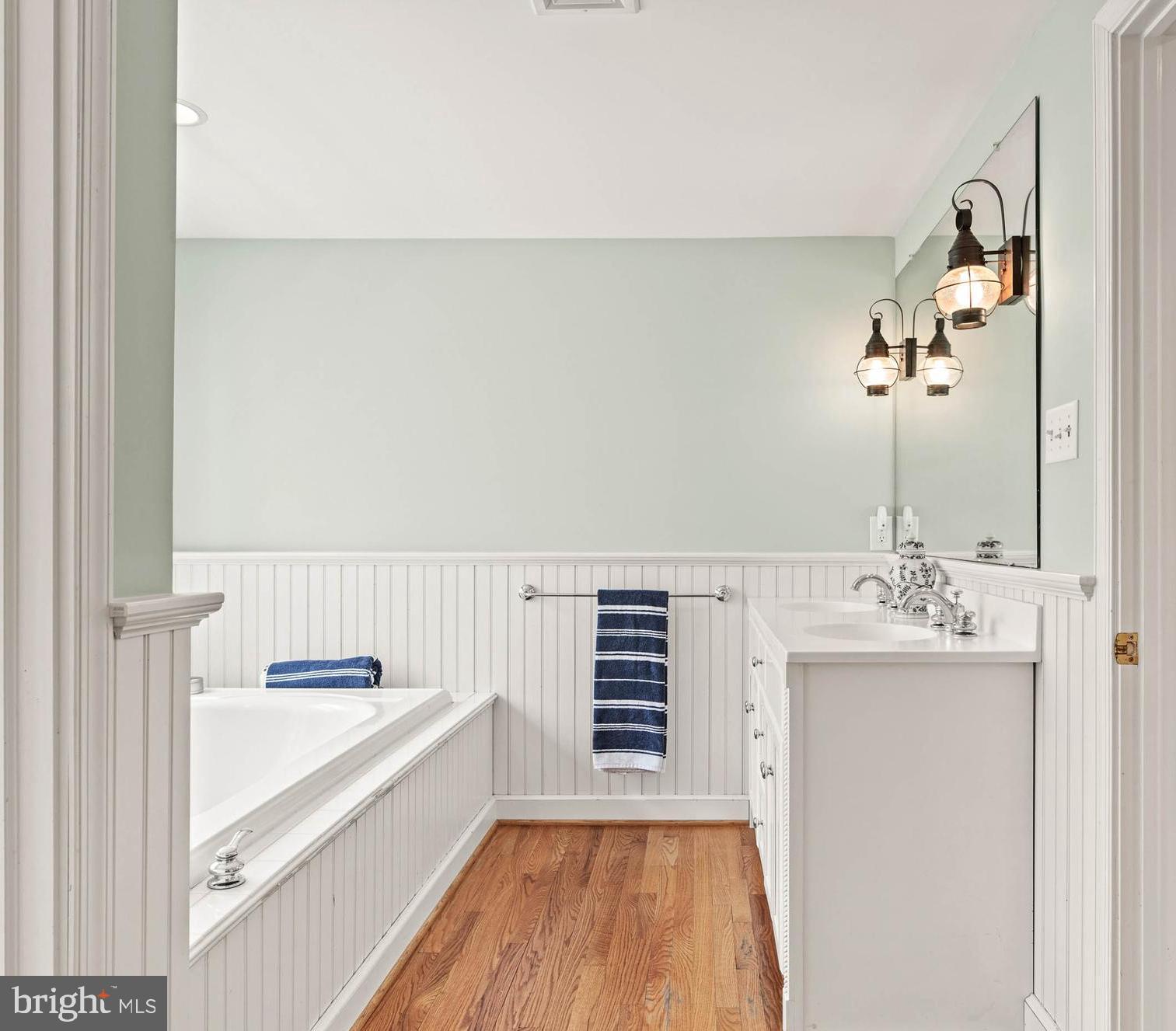 RADNOR HUNT - Residential