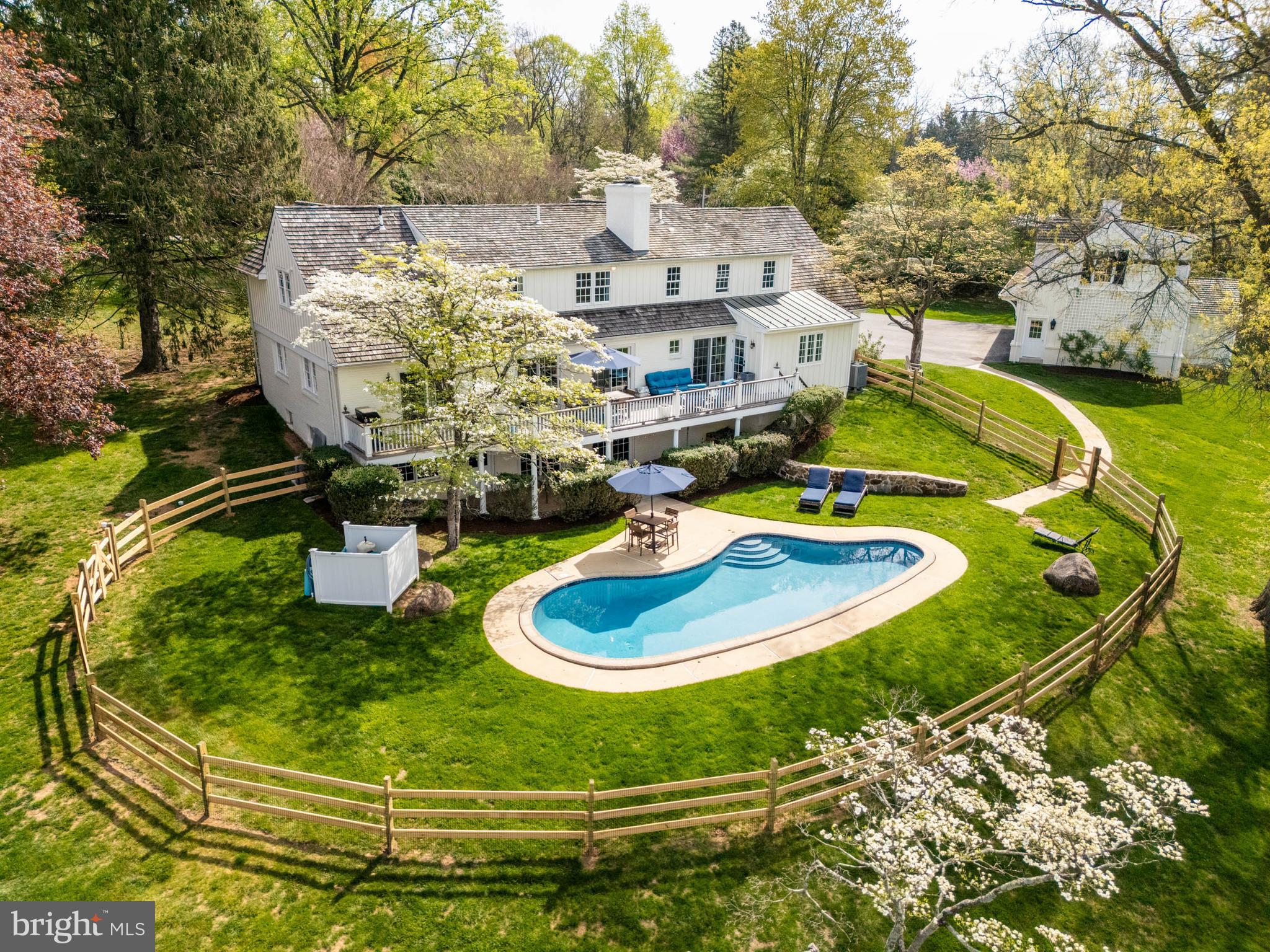 8 RABBIT RUN ROAD