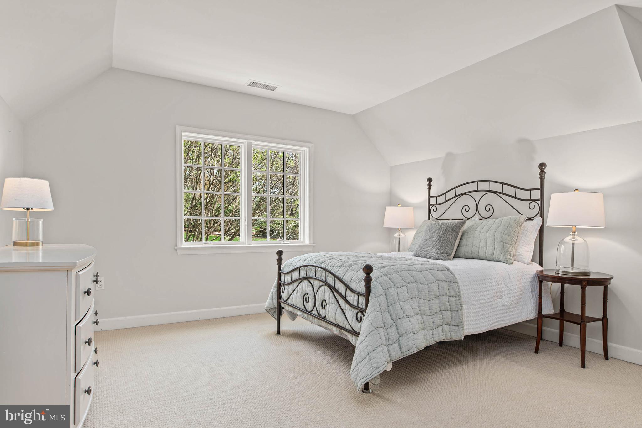 RADNOR HUNT - Residential