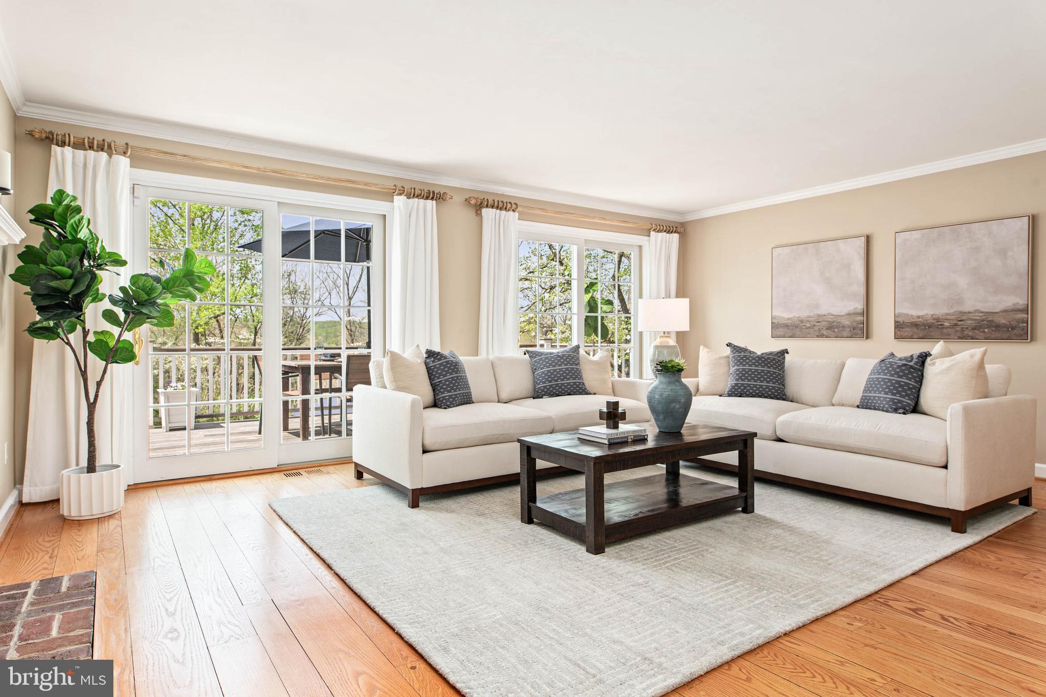 RADNOR HUNT - Residential