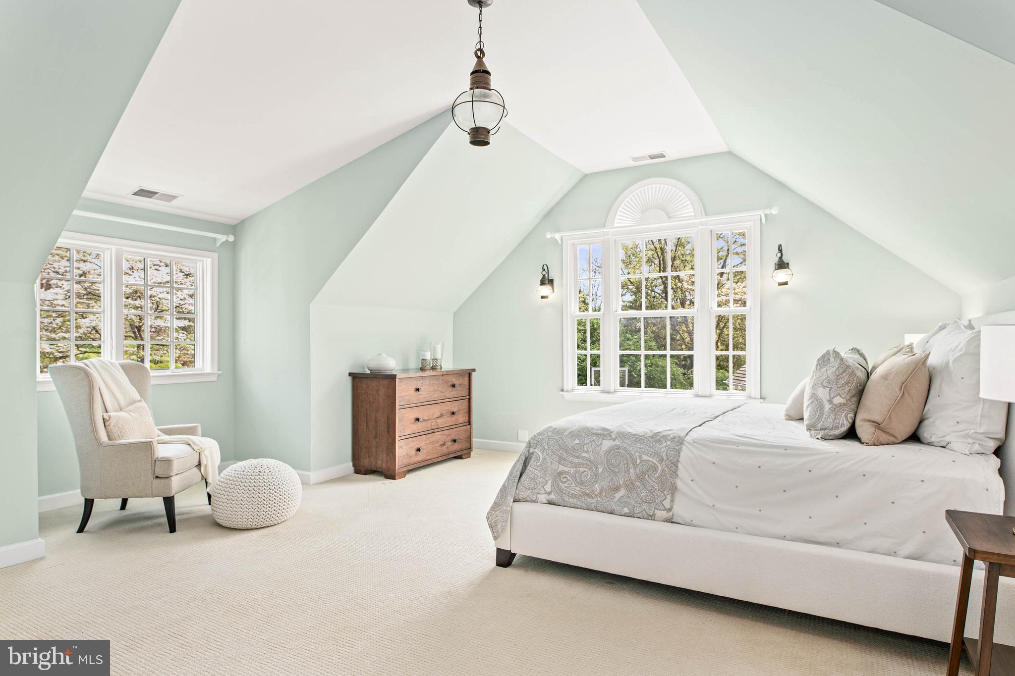 RADNOR HUNT - Residential