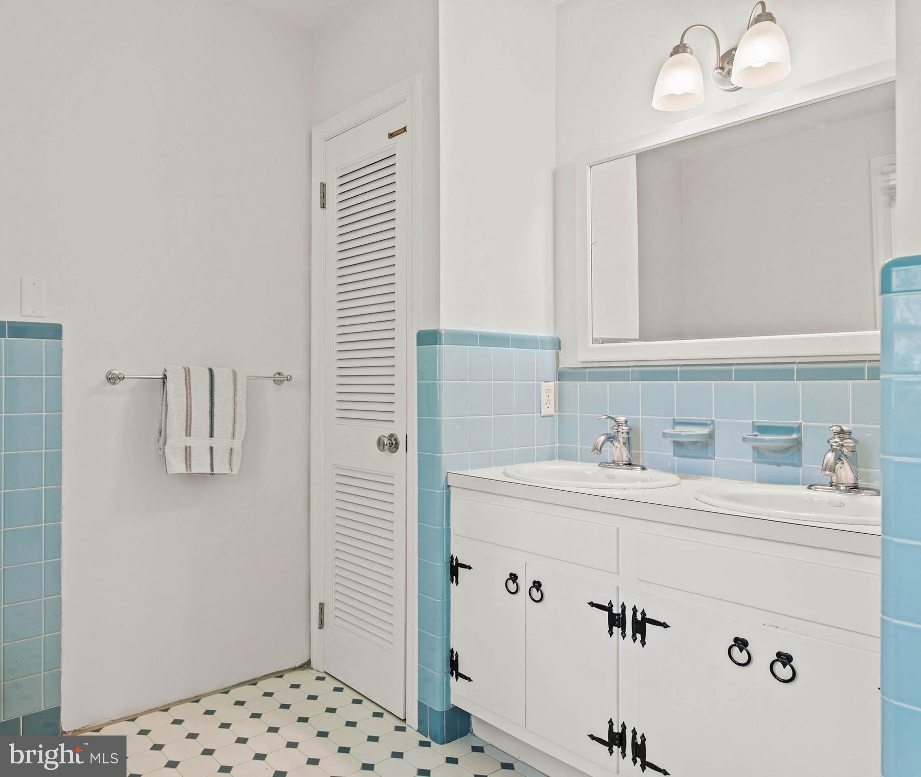 RADNOR HUNT - Residential