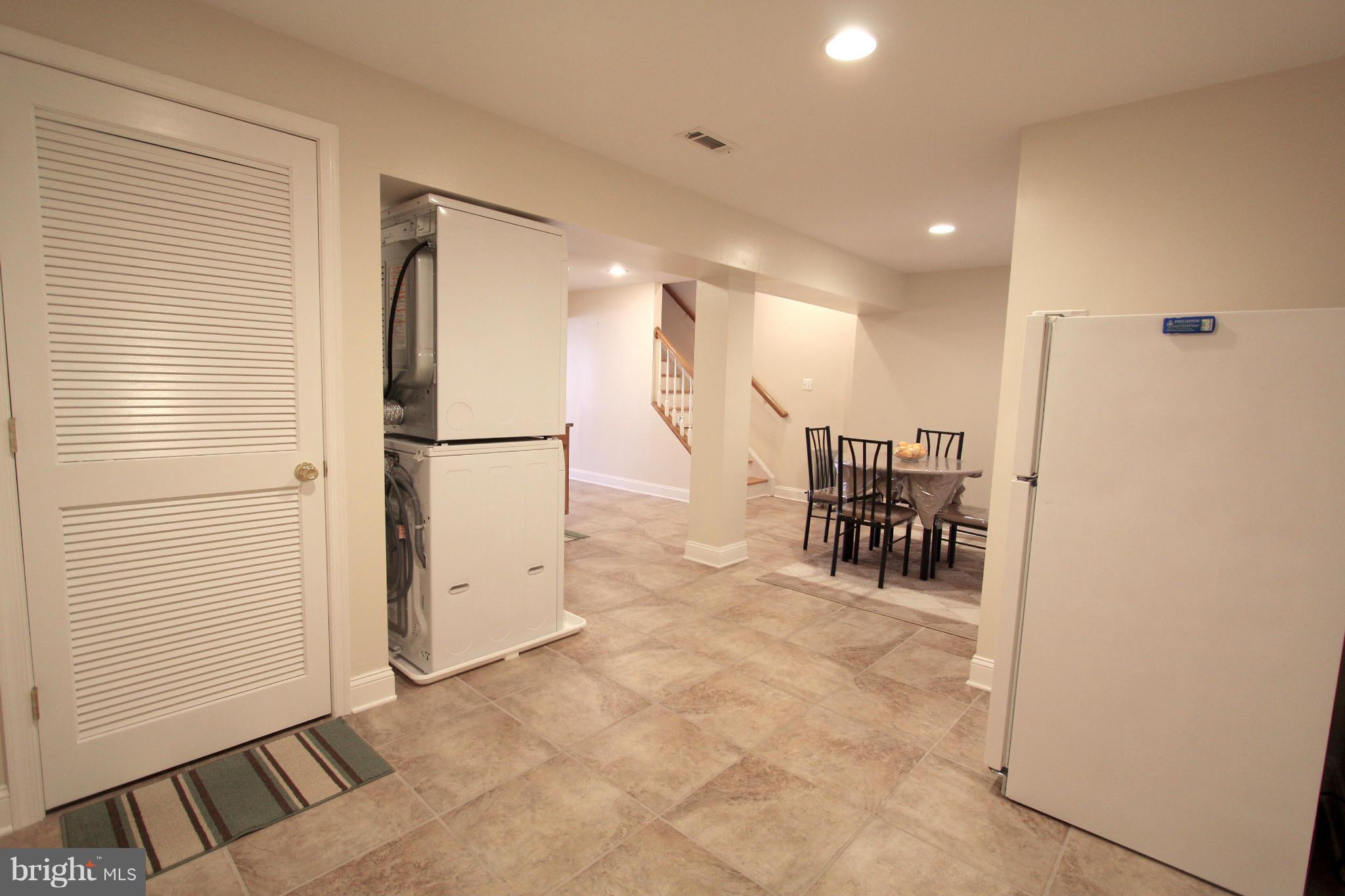 DAHLIA PARK OF WILDEWOOD - Residential Lease