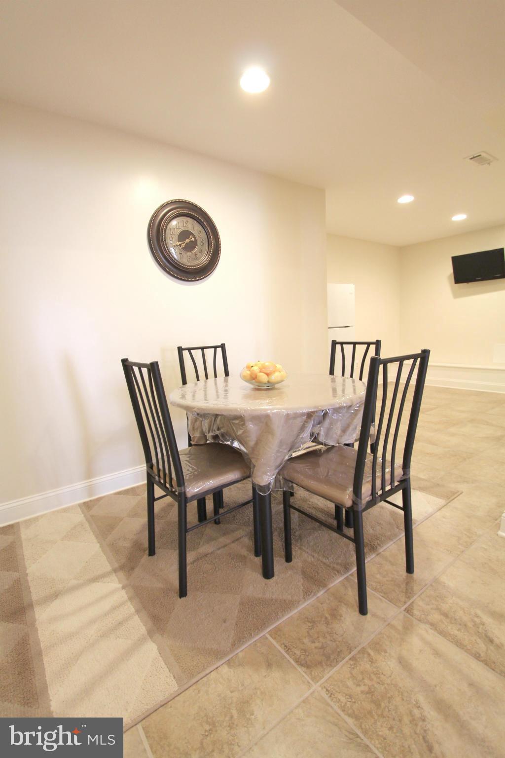 DAHLIA PARK OF WILDEWOOD - Residential Lease