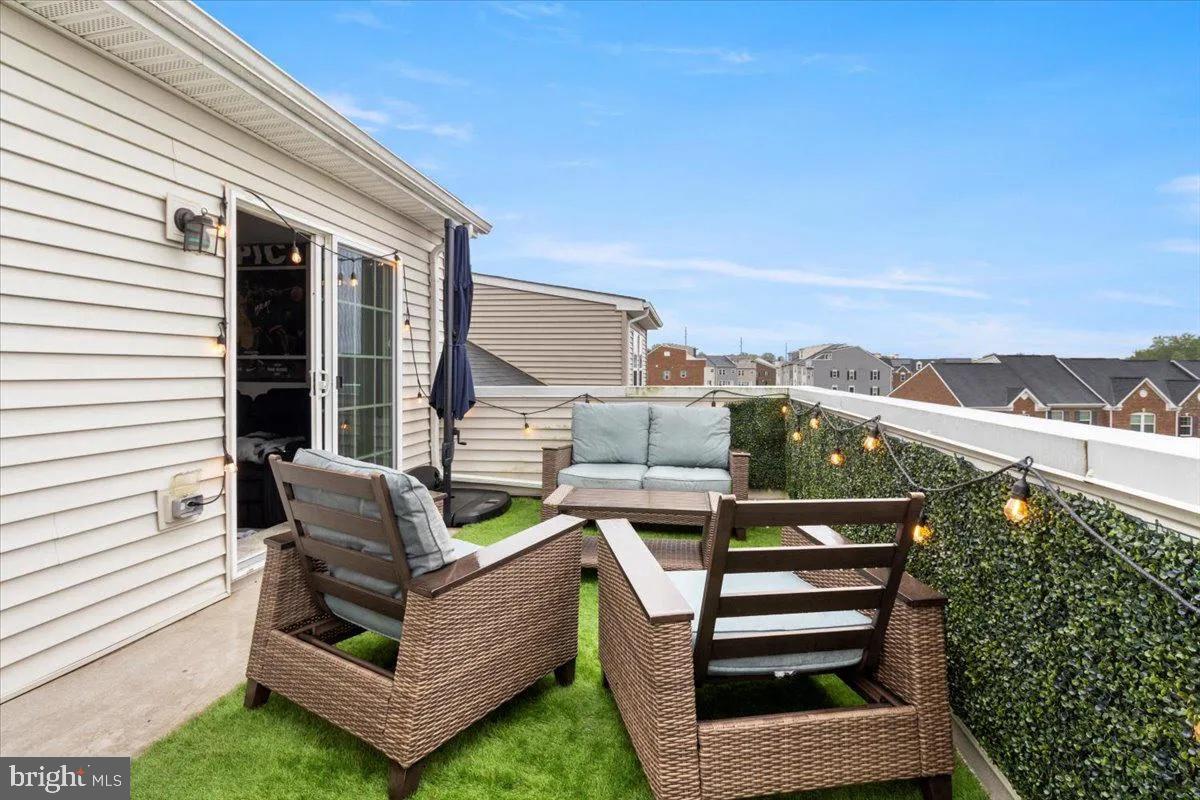 LARGO CRESCENT - Residential Lease