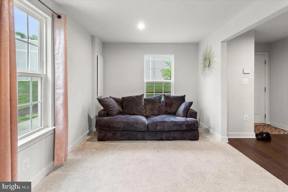 LARGO CRESCENT - Residential Lease