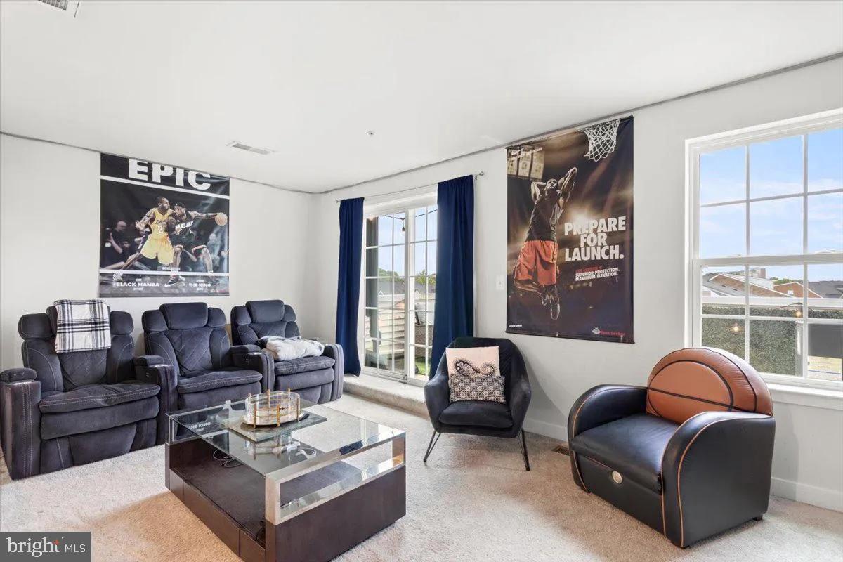 LARGO CRESCENT - Residential Lease