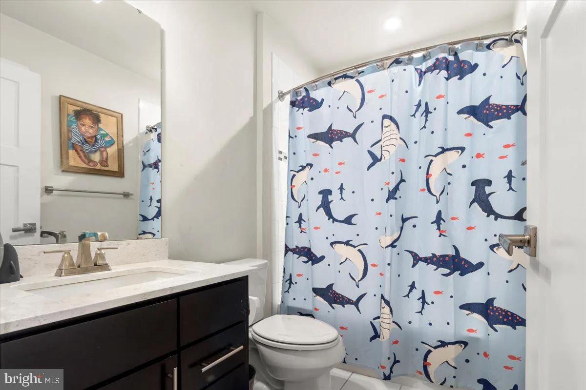 LARGO CRESCENT - Residential Lease