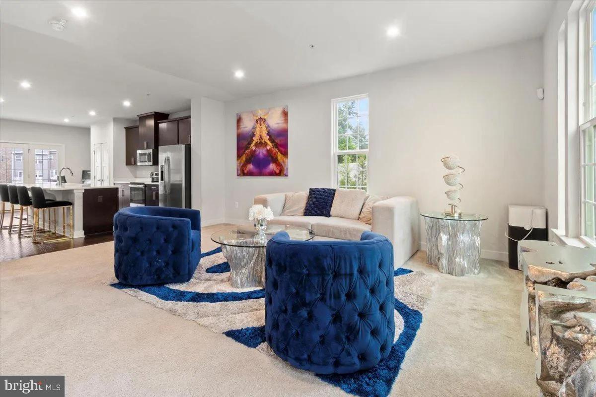 LARGO CRESCENT - Residential Lease