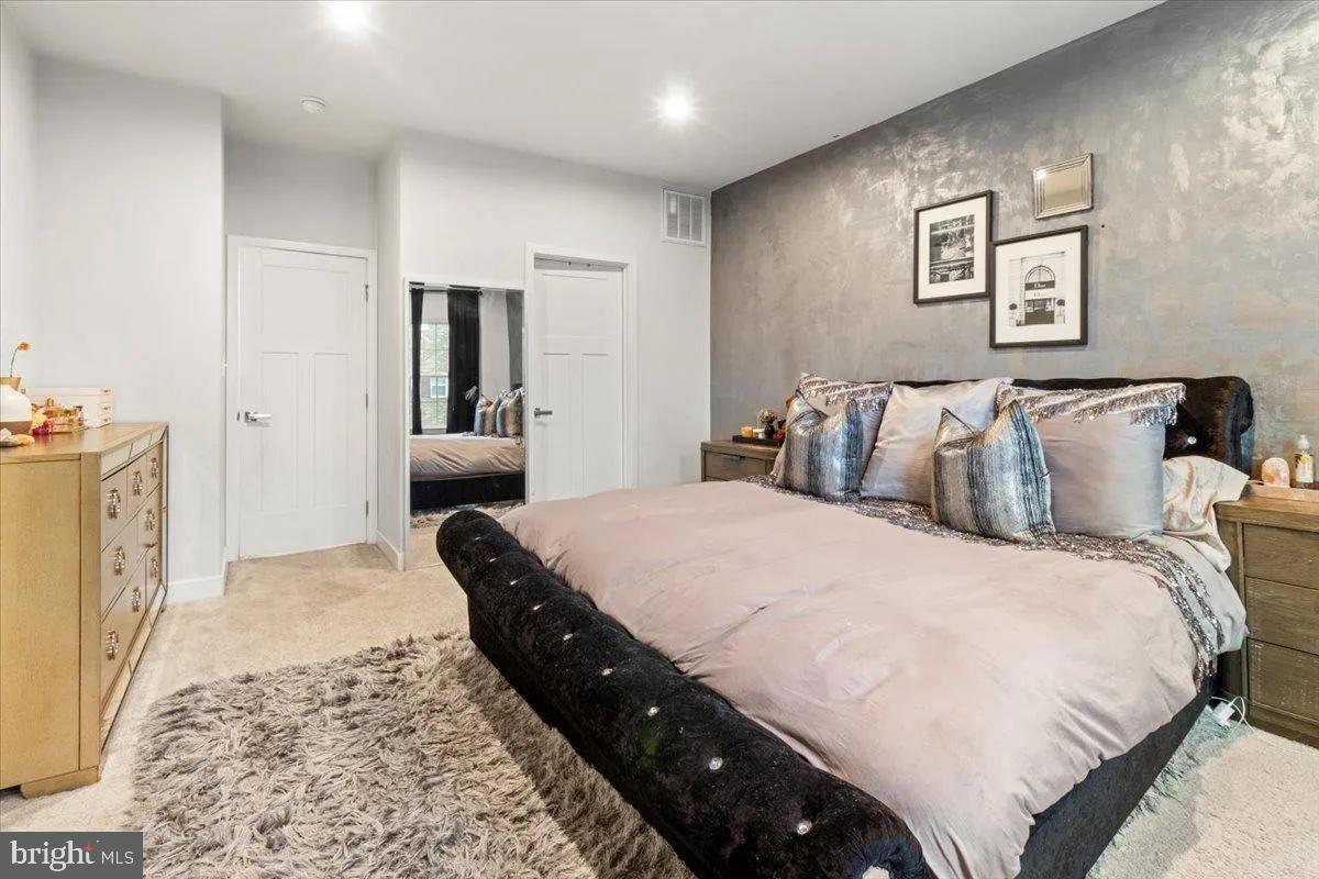 LARGO CRESCENT - Residential Lease