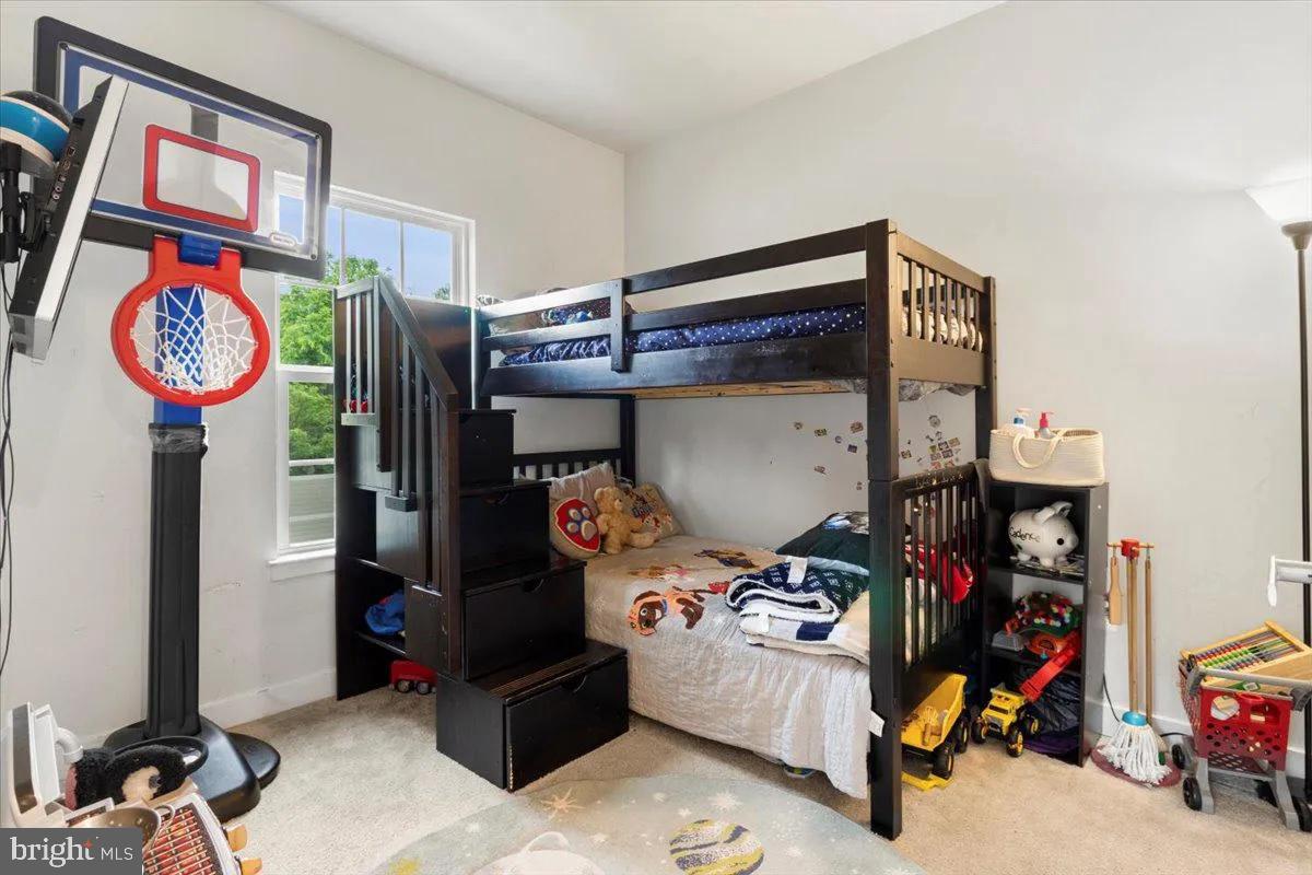 LARGO CRESCENT - Residential Lease