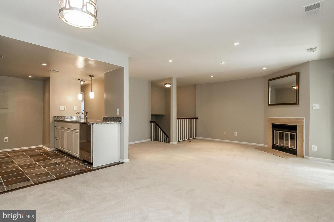 GRAYS POINTE - Residential