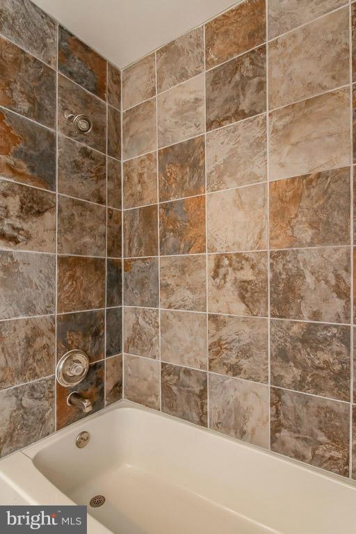 GRAYS POINTE - Residential