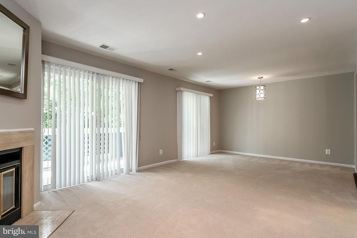 GRAYS POINTE - Residential