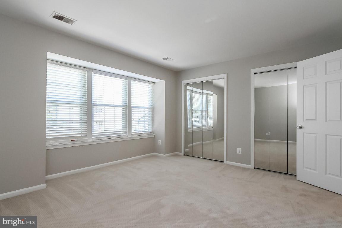 GRAYS POINTE - Residential