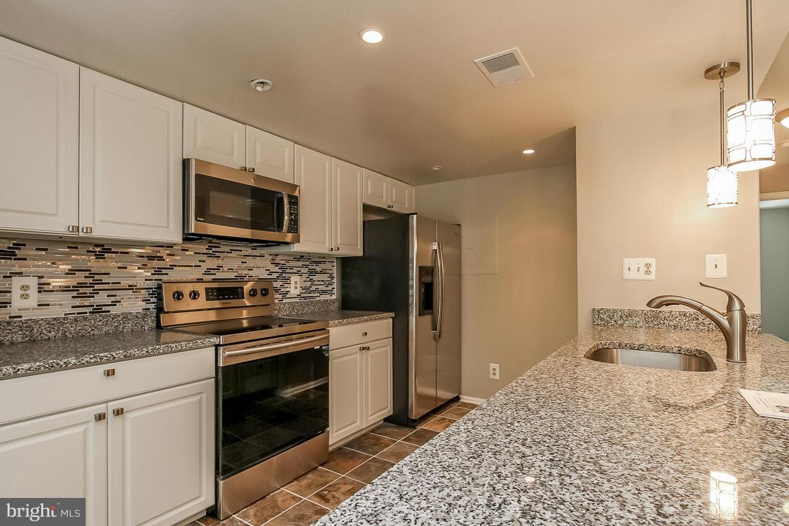 GRAYS POINTE - Residential