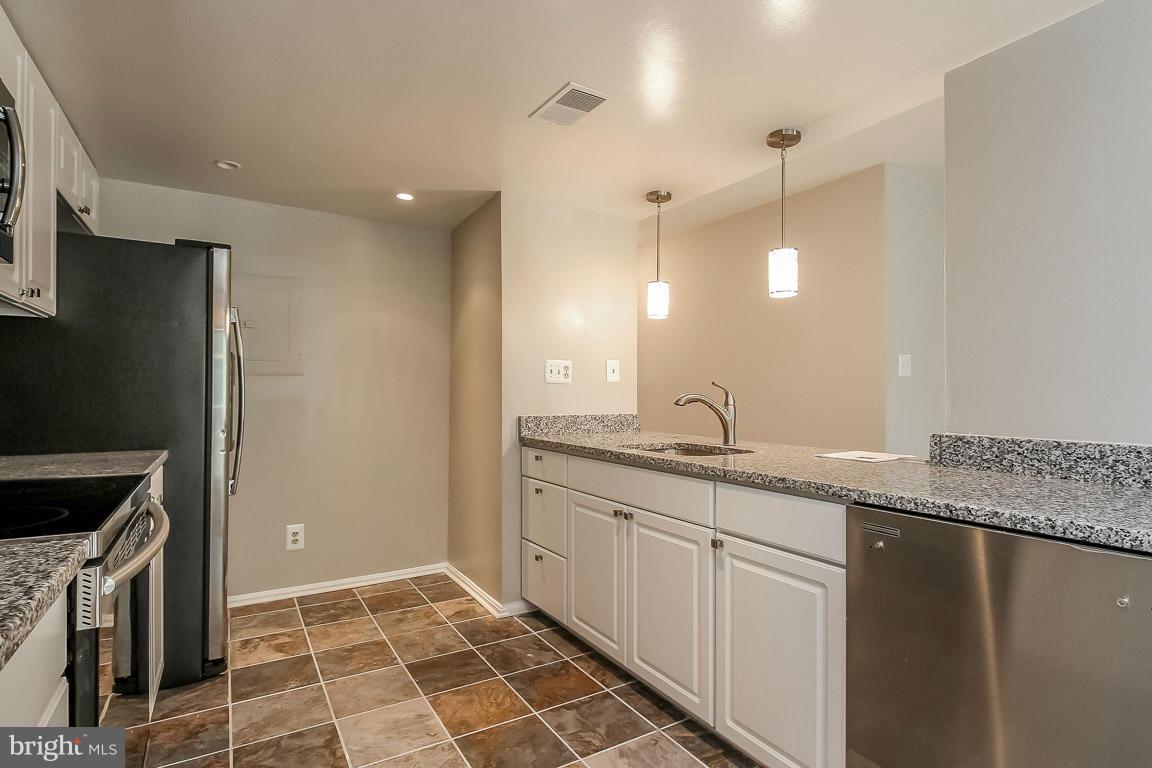 GRAYS POINTE - Residential