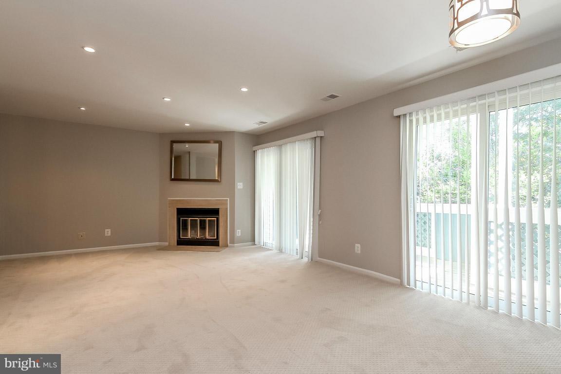 GRAYS POINTE - Residential