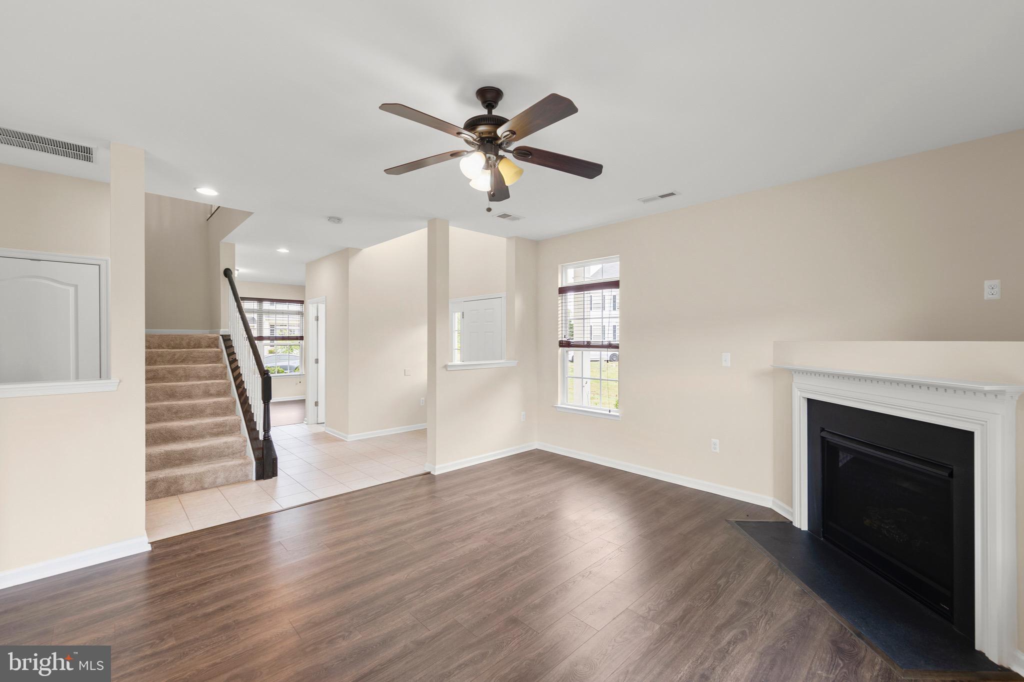 WAKELAND MANOR - Residential