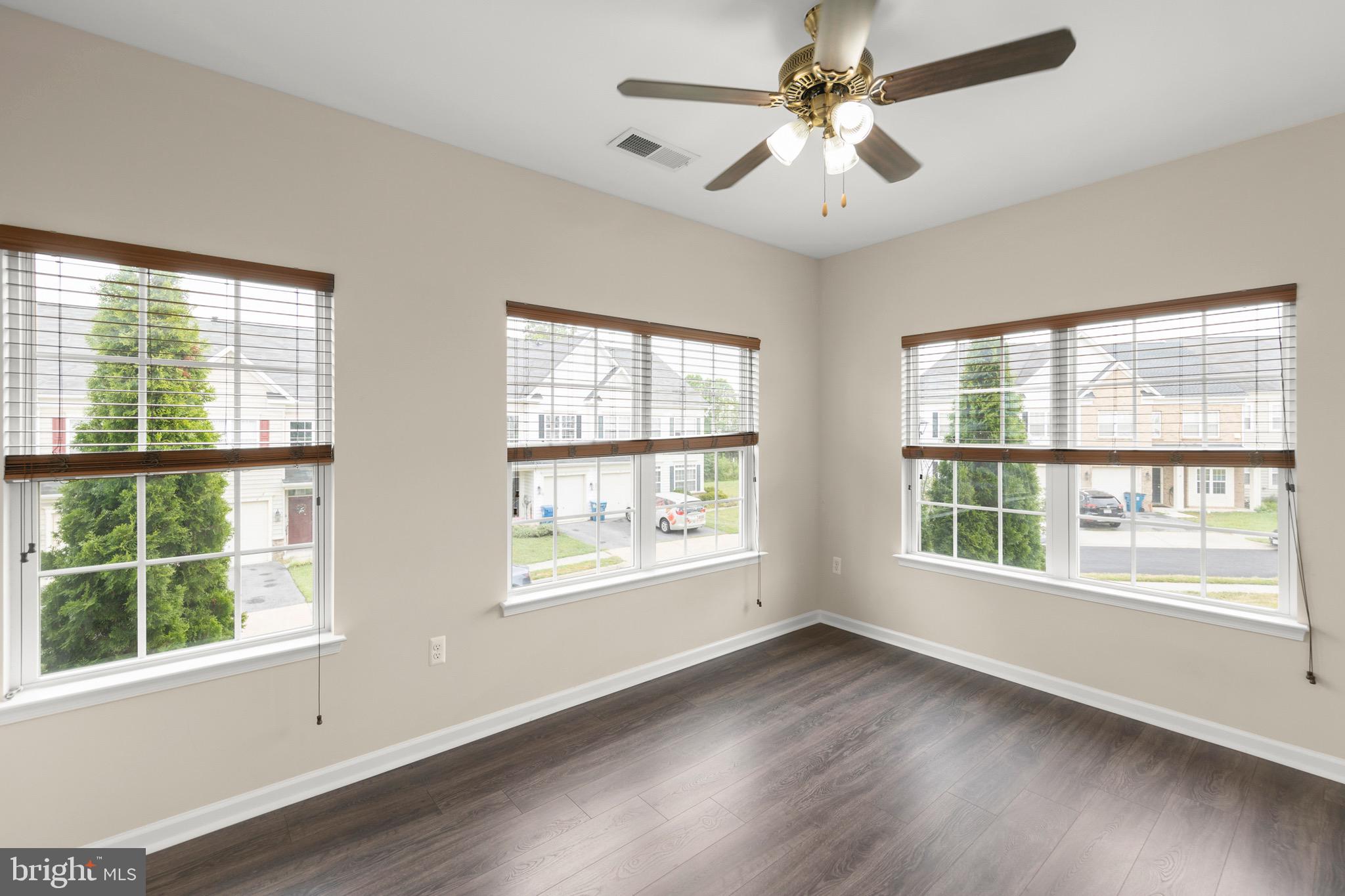 WAKELAND MANOR - Residential