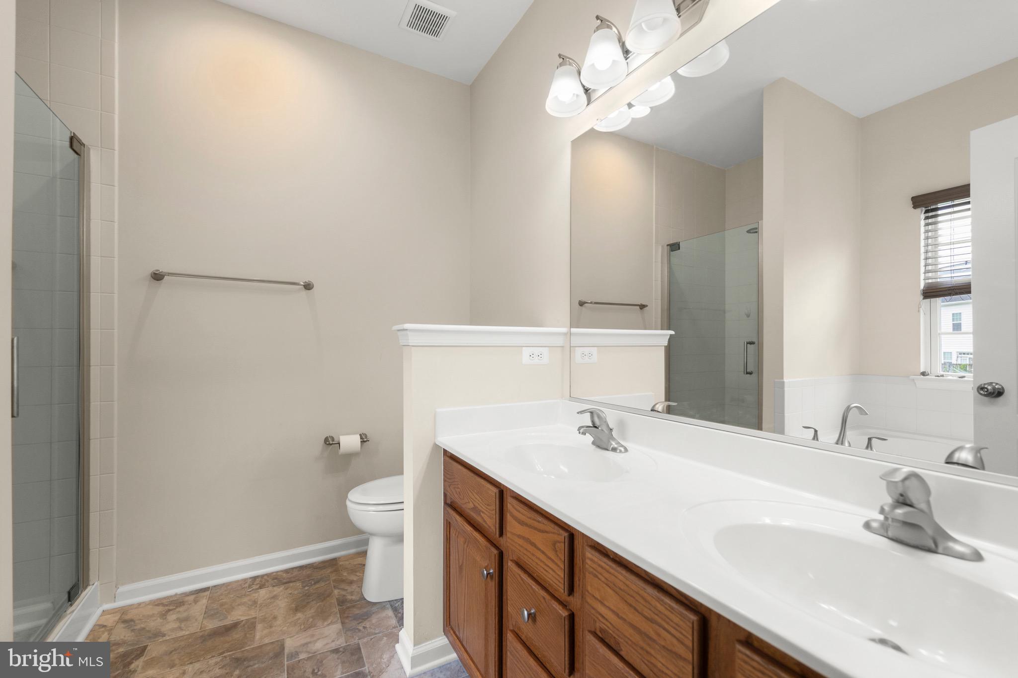 WAKELAND MANOR - Residential