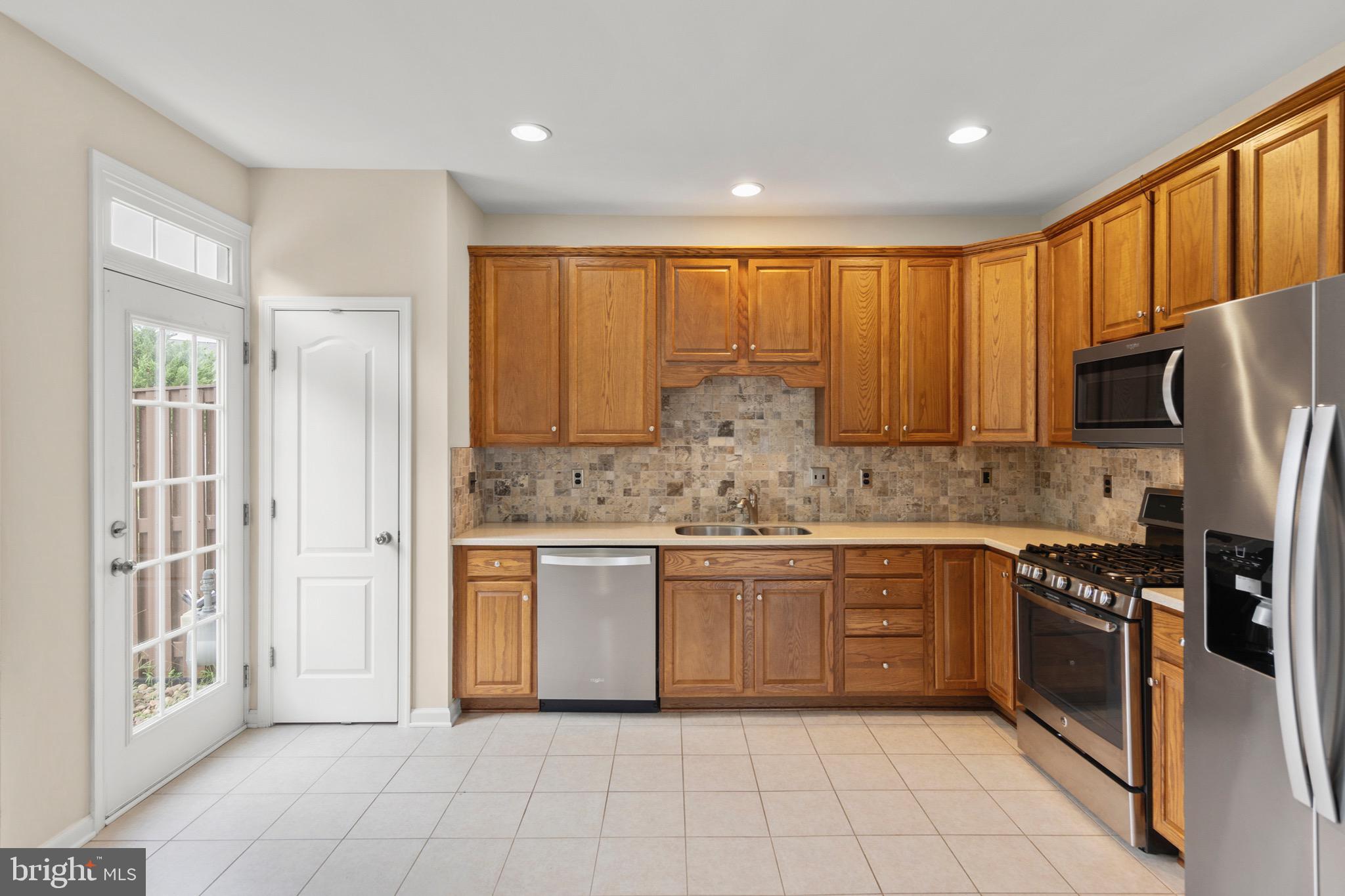 WAKELAND MANOR - Residential