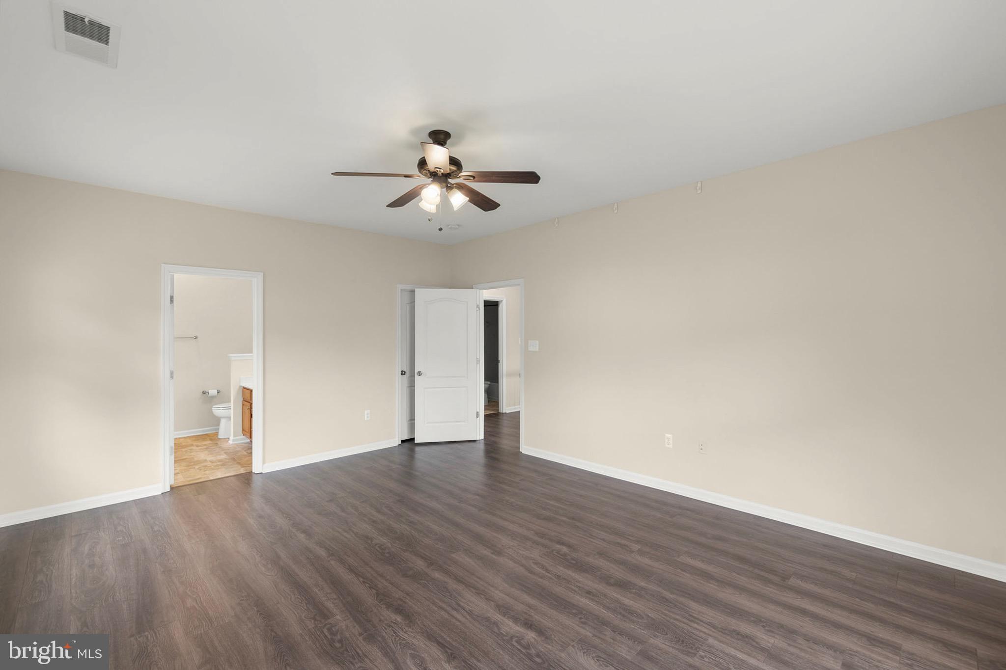 WAKELAND MANOR - Residential