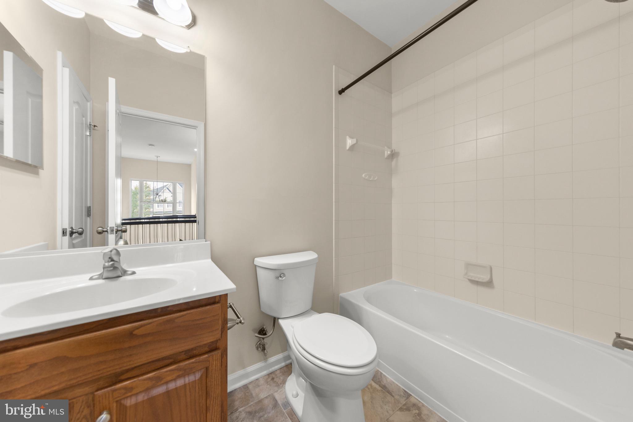 WAKELAND MANOR - Residential