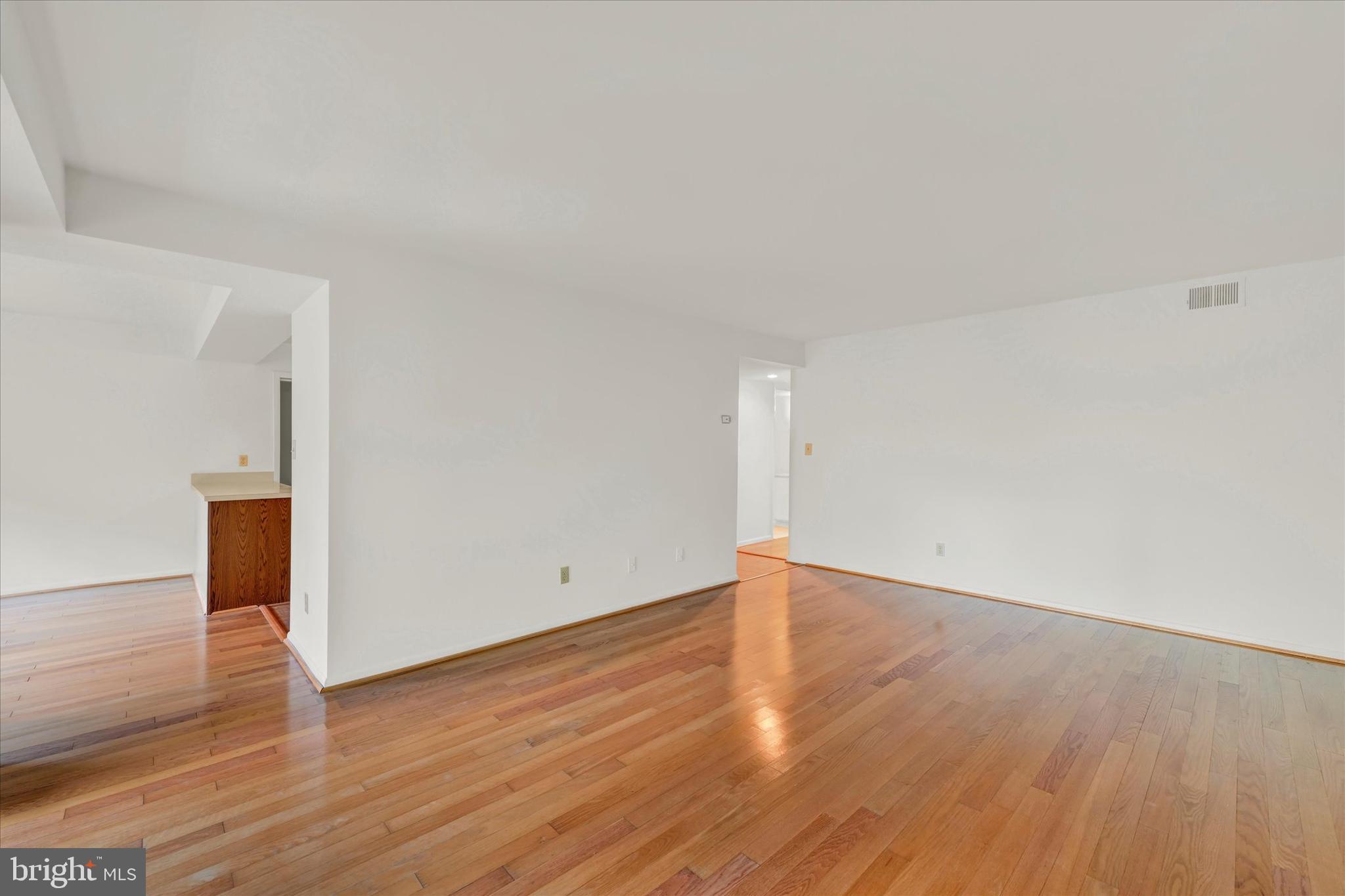 STAPLETON COURT GARDEN - Residential