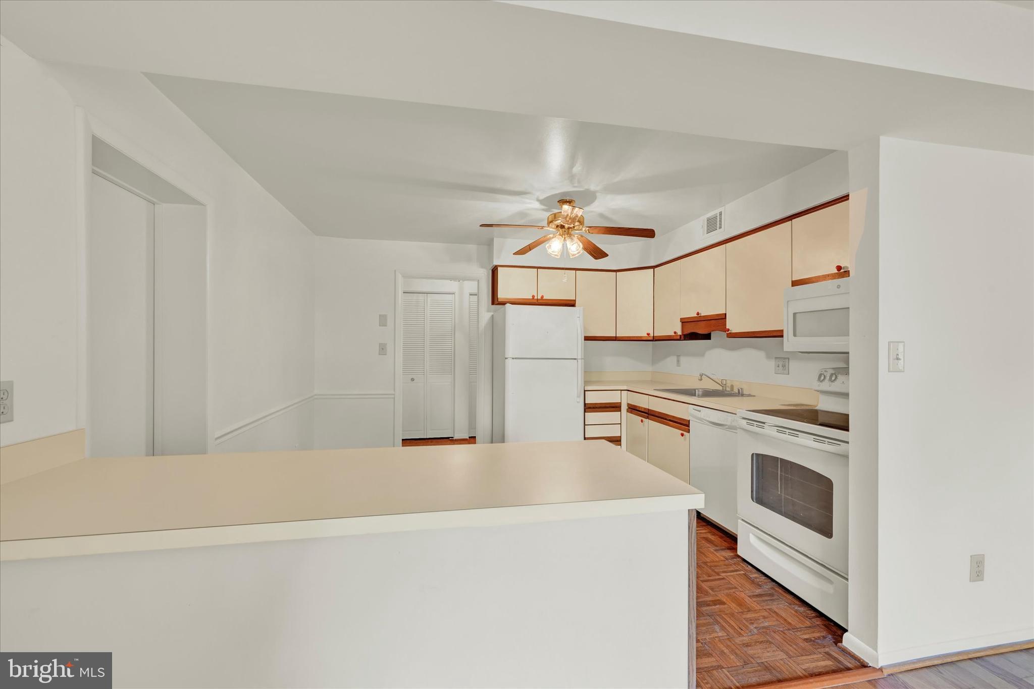 STAPLETON COURT GARDEN - Residential