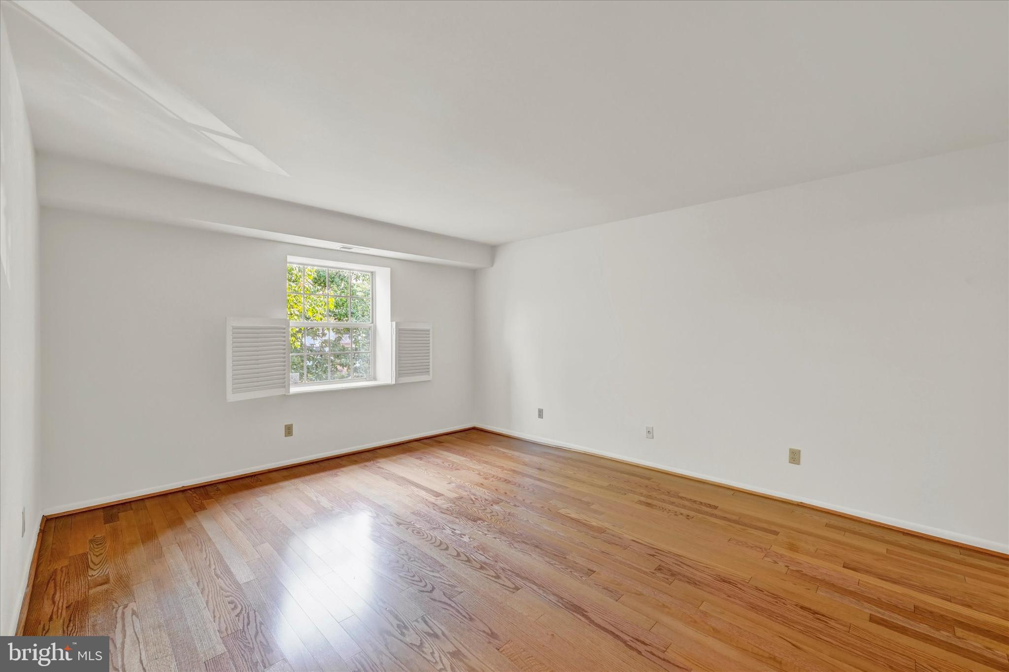 STAPLETON COURT GARDEN - Residential