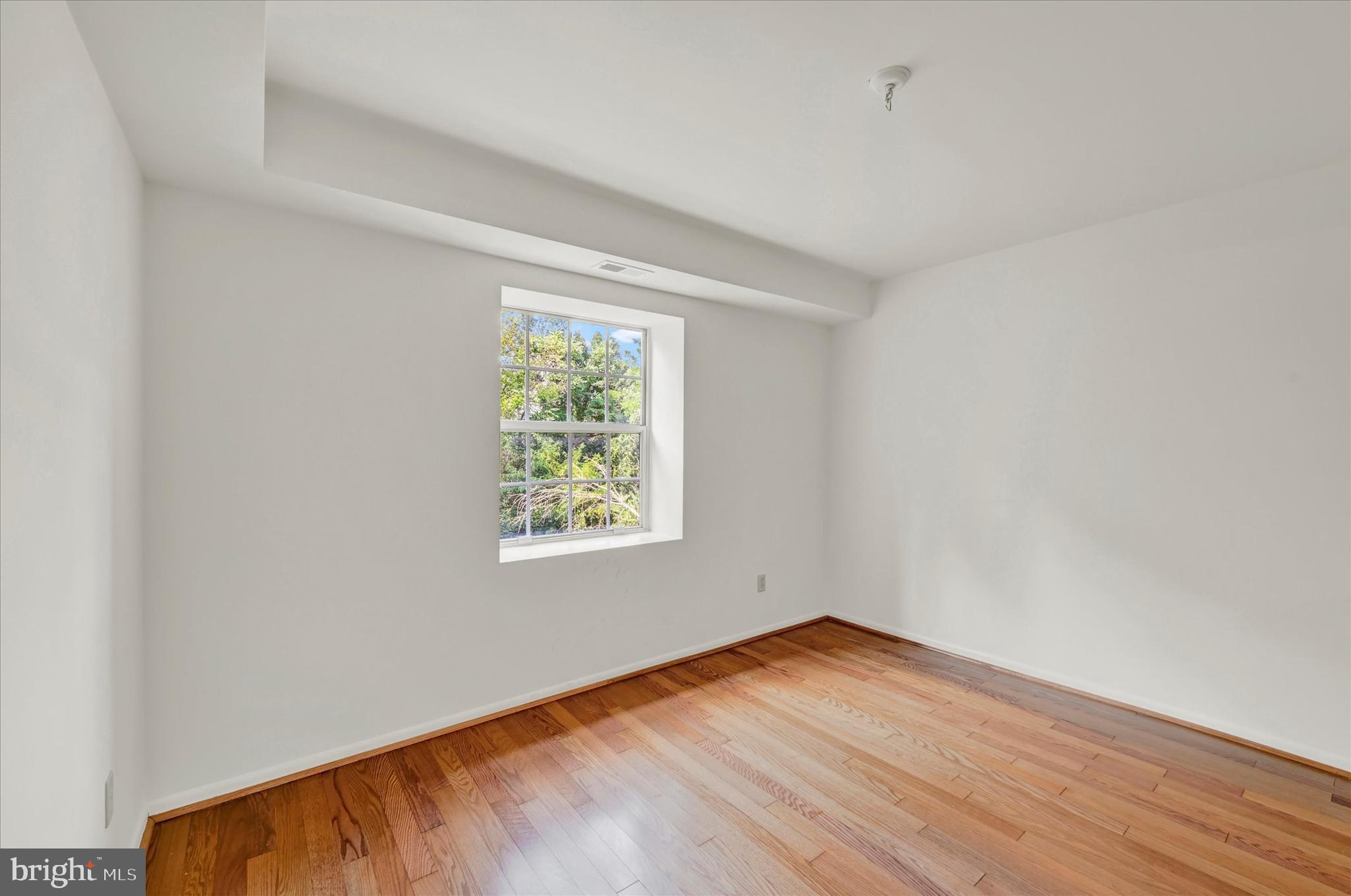 STAPLETON COURT GARDEN - Residential