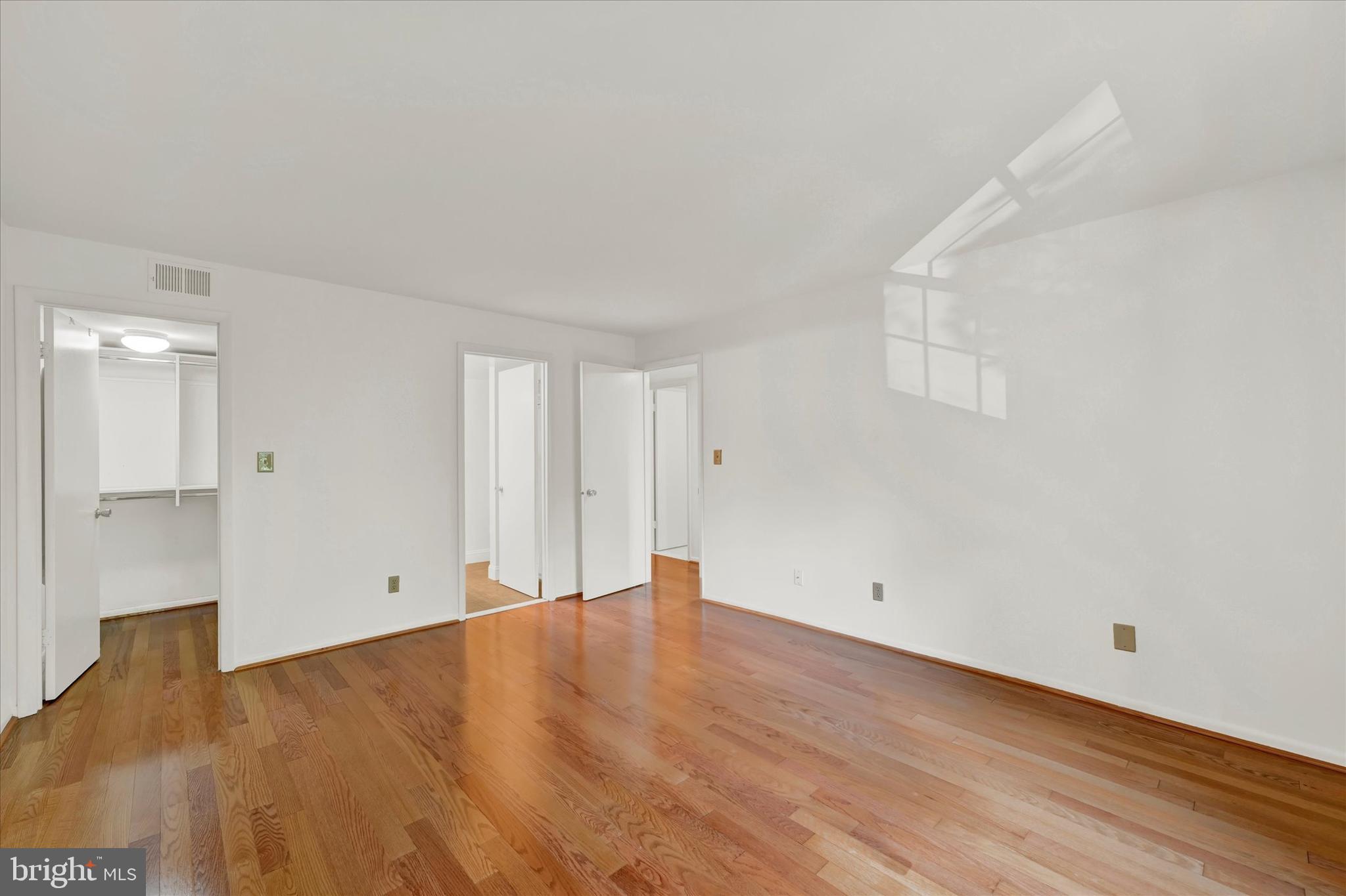 STAPLETON COURT GARDEN - Residential