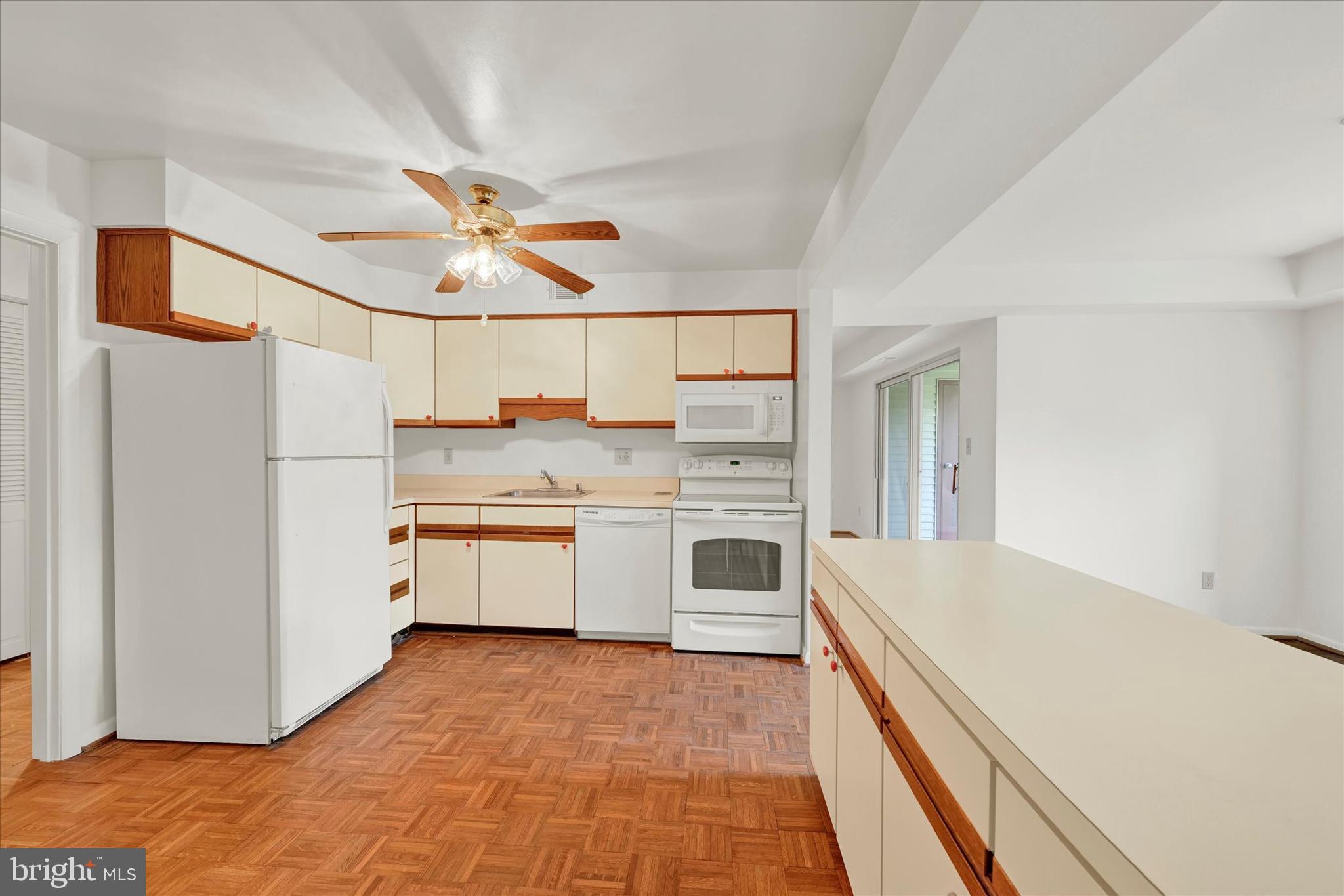 STAPLETON COURT GARDEN - Residential