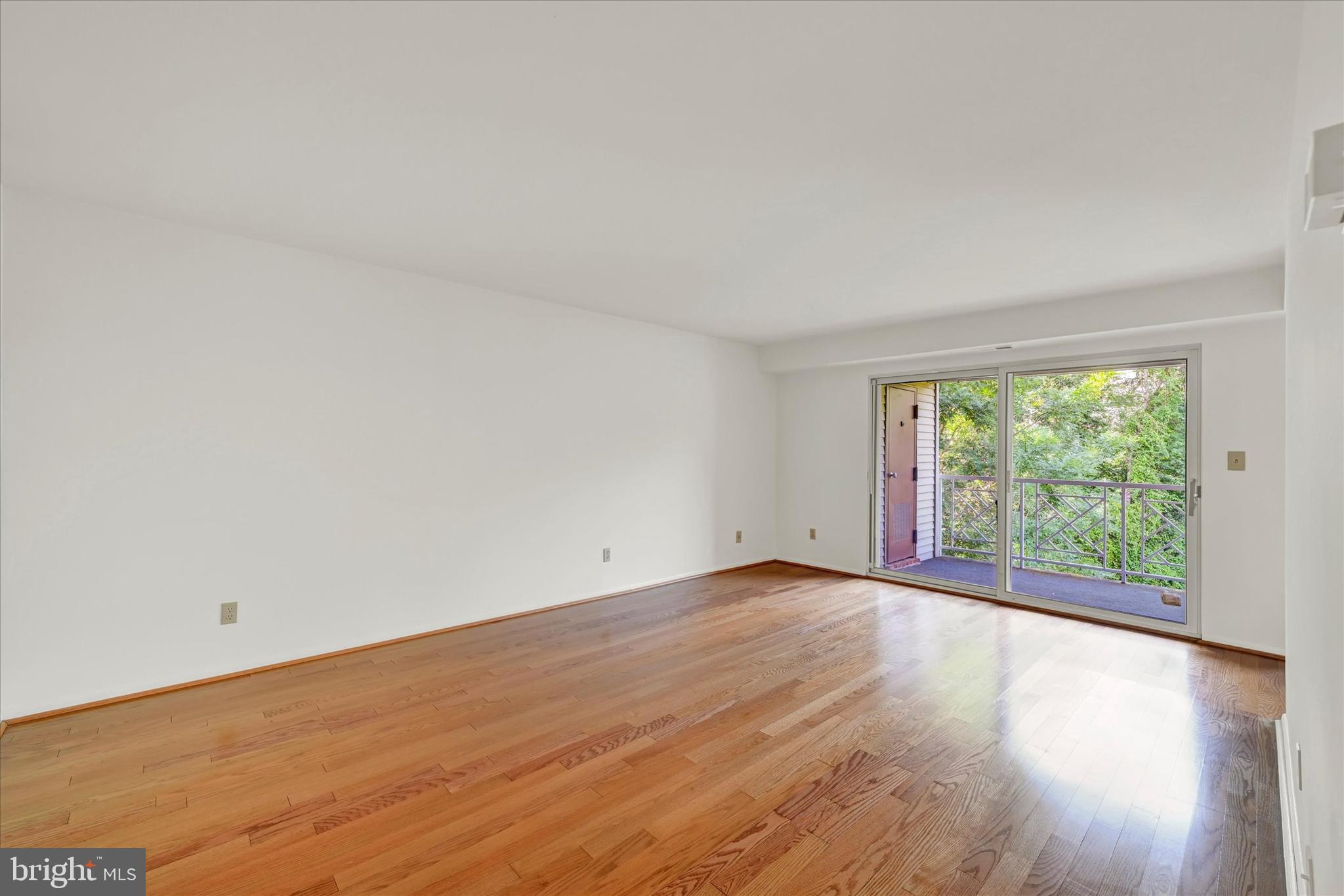 STAPLETON COURT GARDEN - Residential