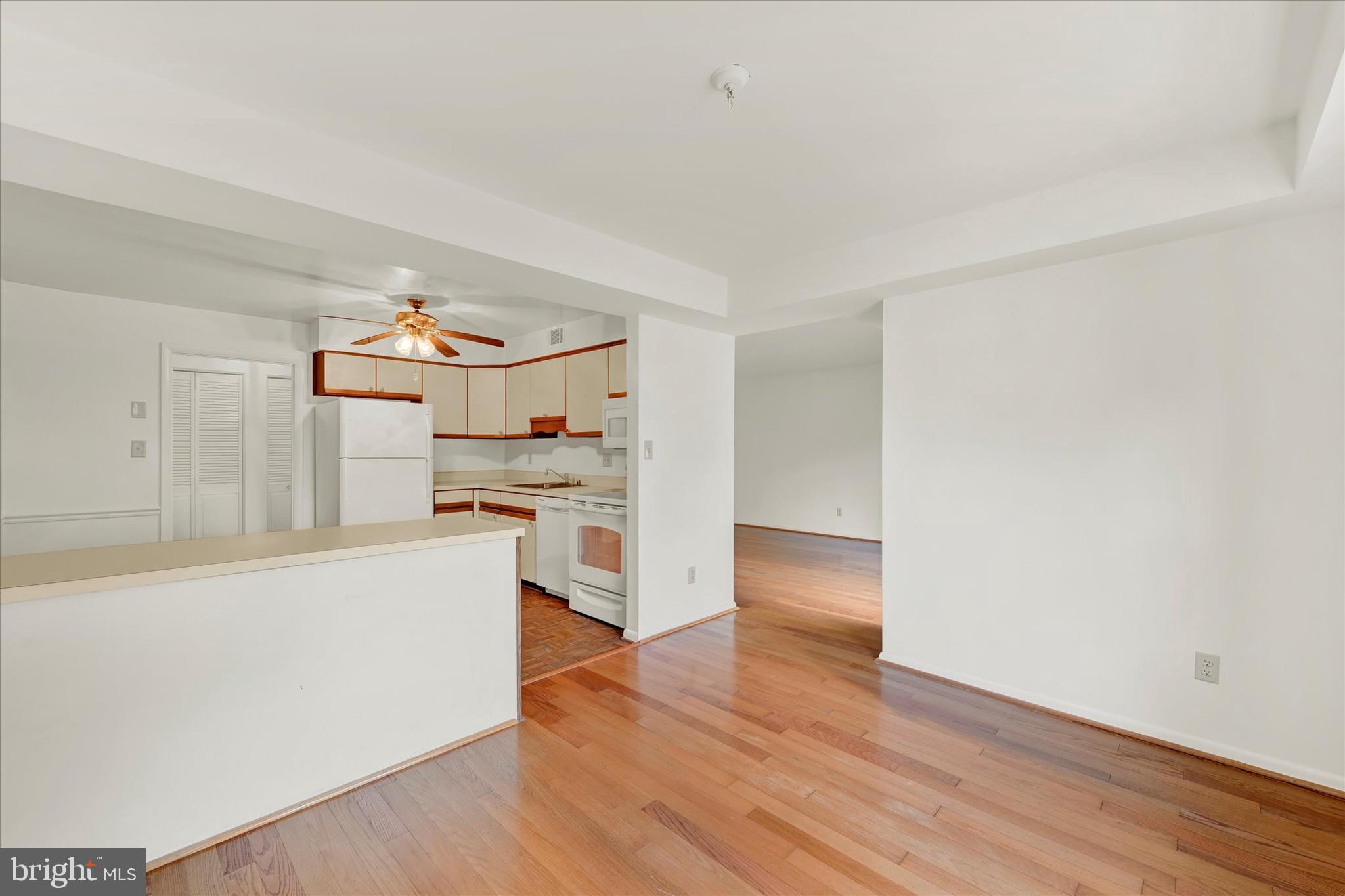 STAPLETON COURT GARDEN - Residential