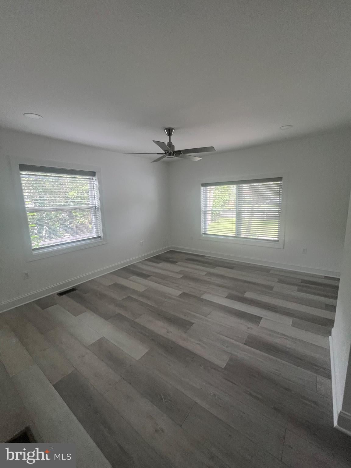 2836 CEDAR LANE