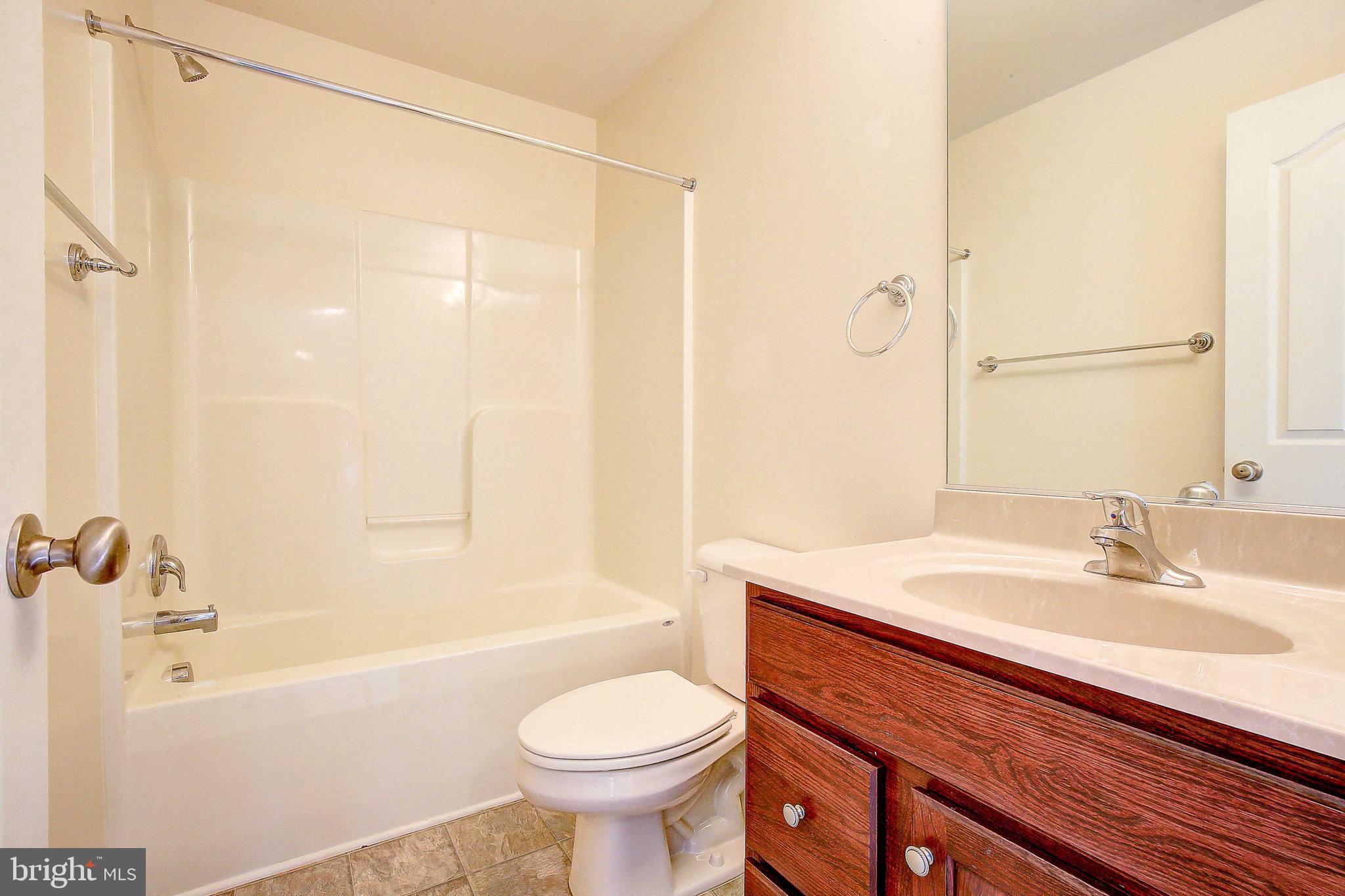 FARMS AT HUNTING CREEK - Residential Lease