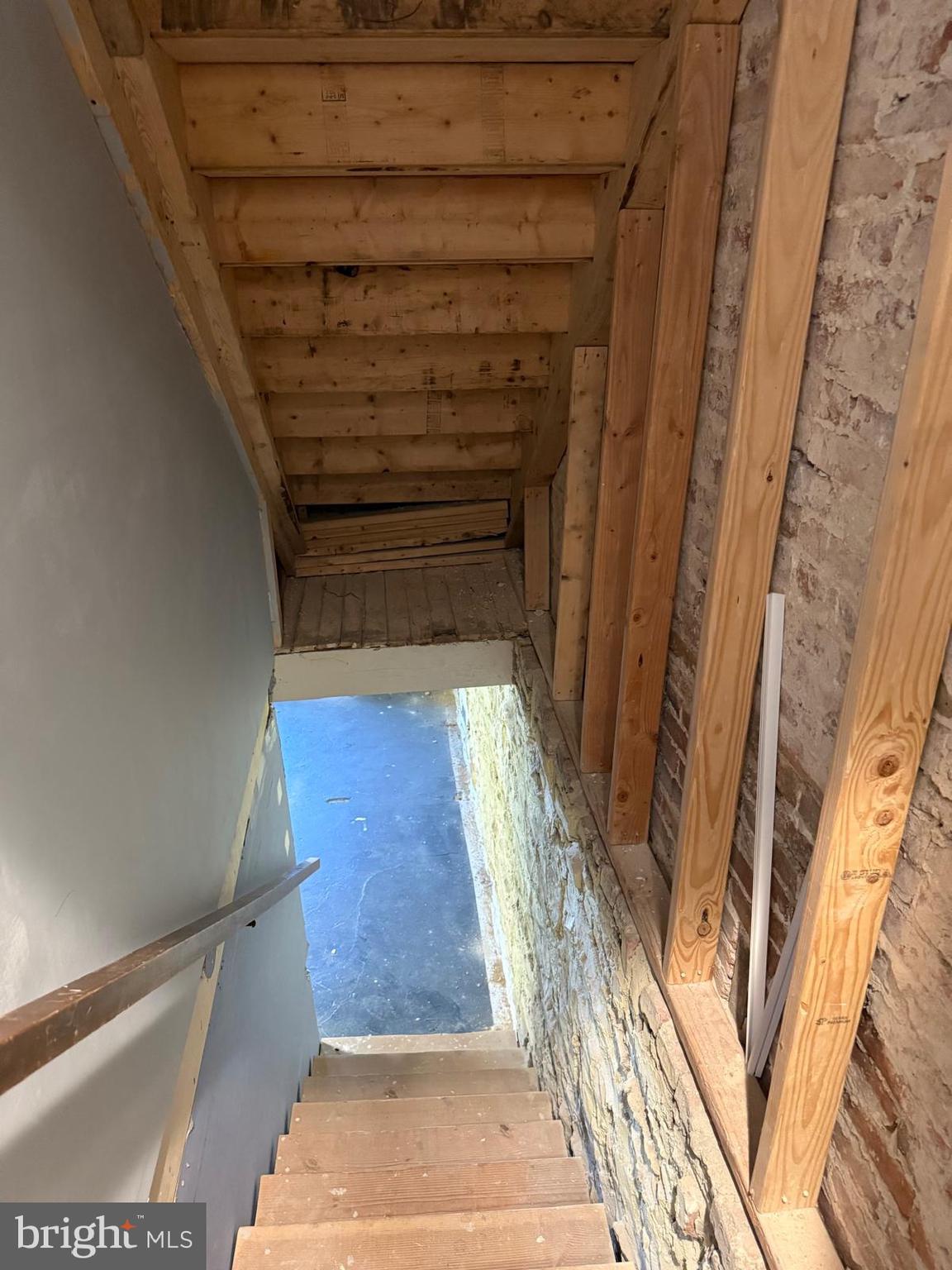 BROADWAY EAST - Residential