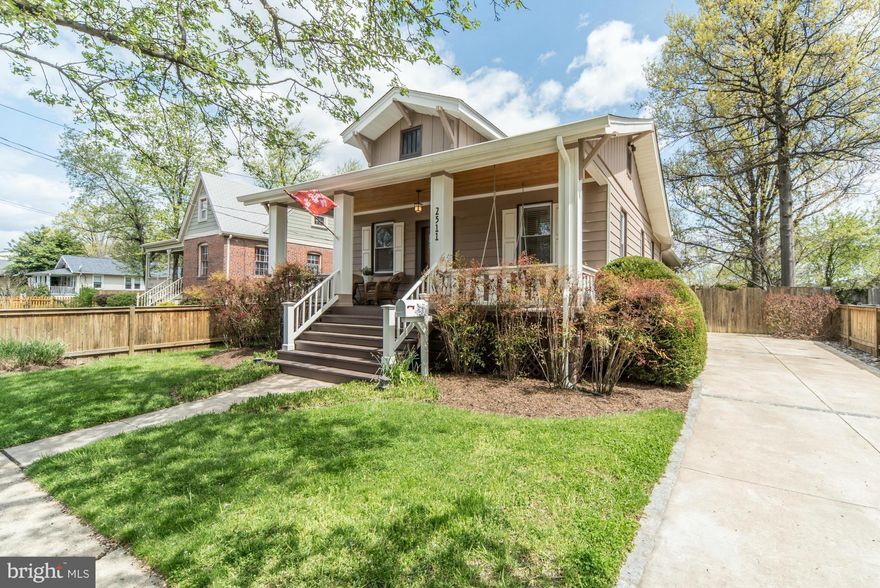 REDUCED!!  Better than new, this classic Del Ray bungalow has been completely renovated & updated and offers one-level living! Modern, open floor plan, gourmet kitchen, private master retreat with fireplace, walk-in closet & en-suite bath.  Charming front porch w/swing.  Spacious private back yard.  Perfect location near the developing Potomac Yard and the shops and restaurants on The Avenue.