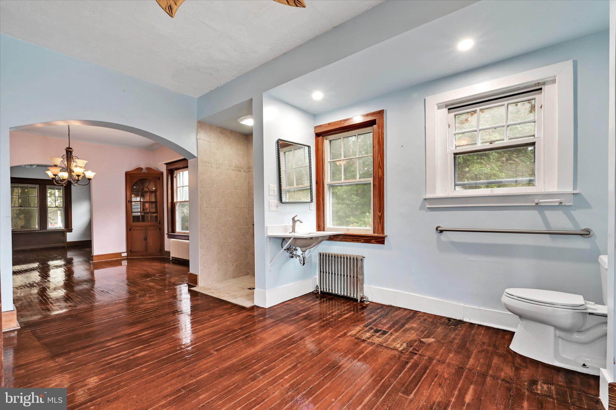 8TH WARD - Residential