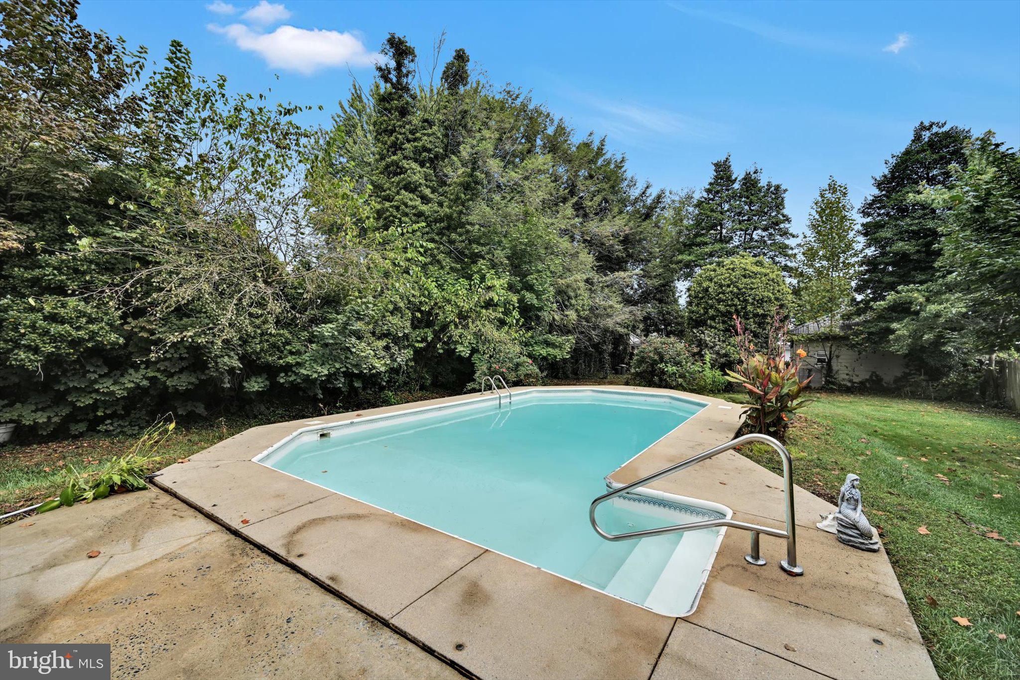 8TH WARD - Residential