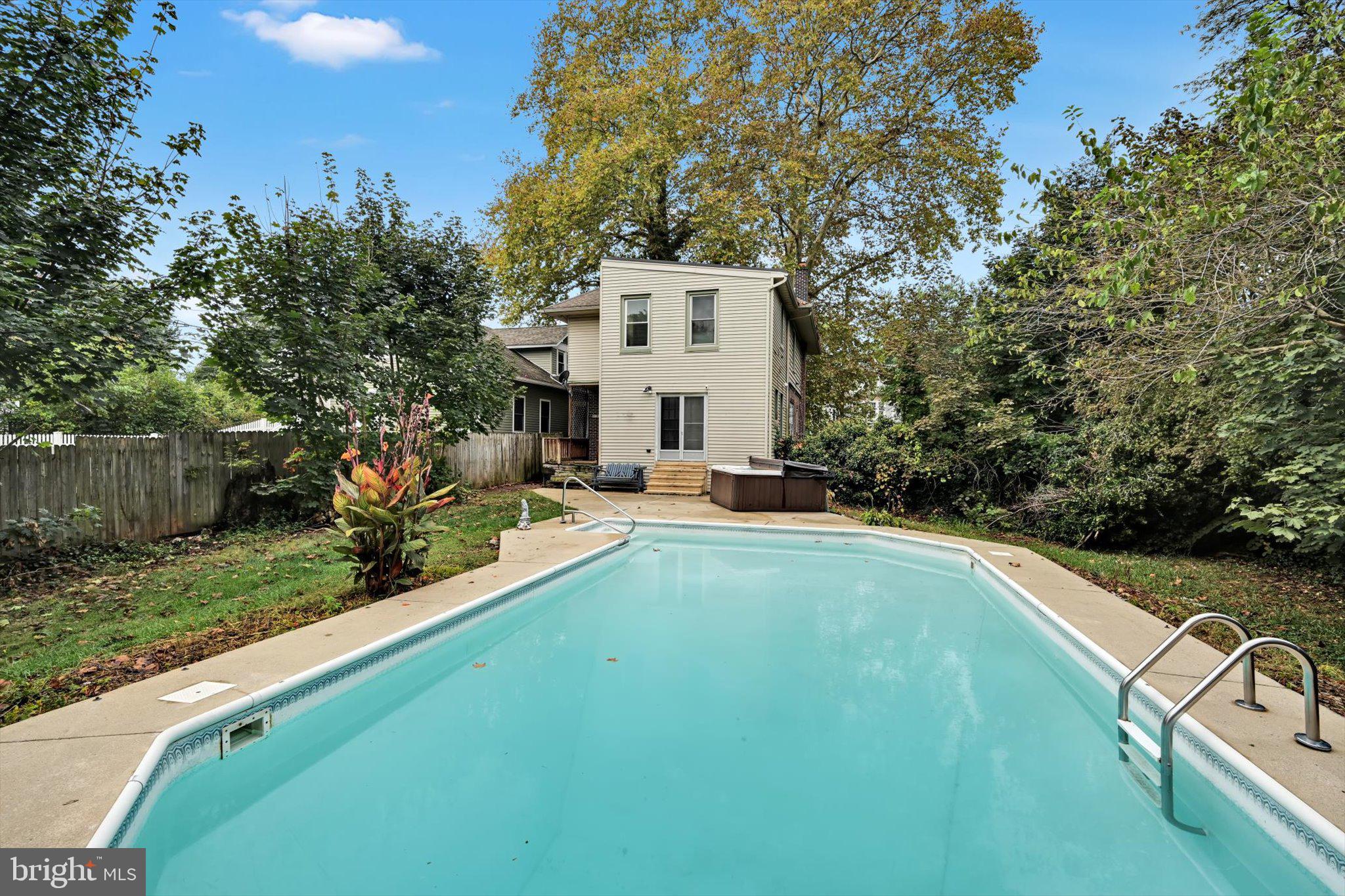 8TH WARD - Residential