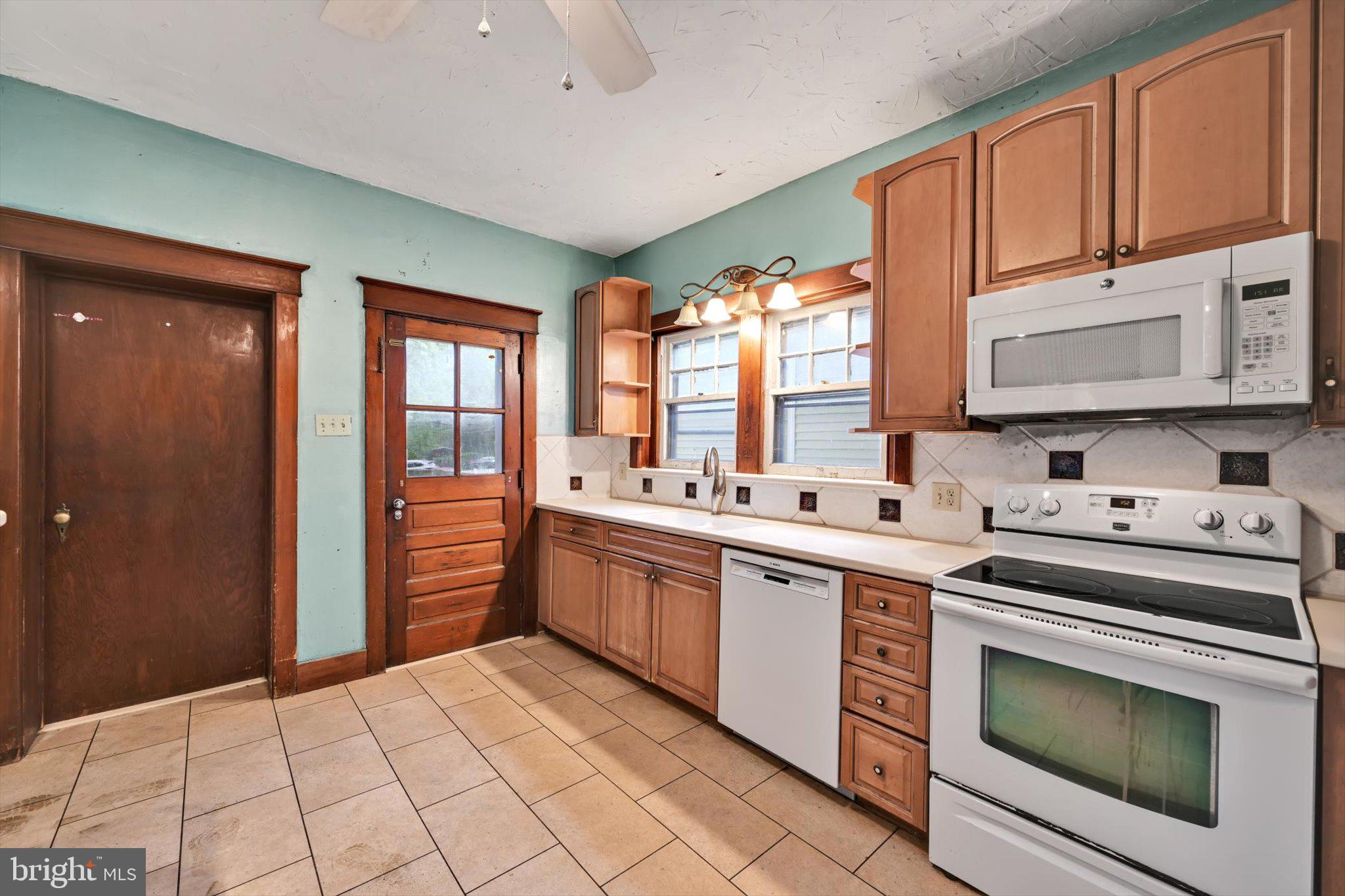 8TH WARD - Residential