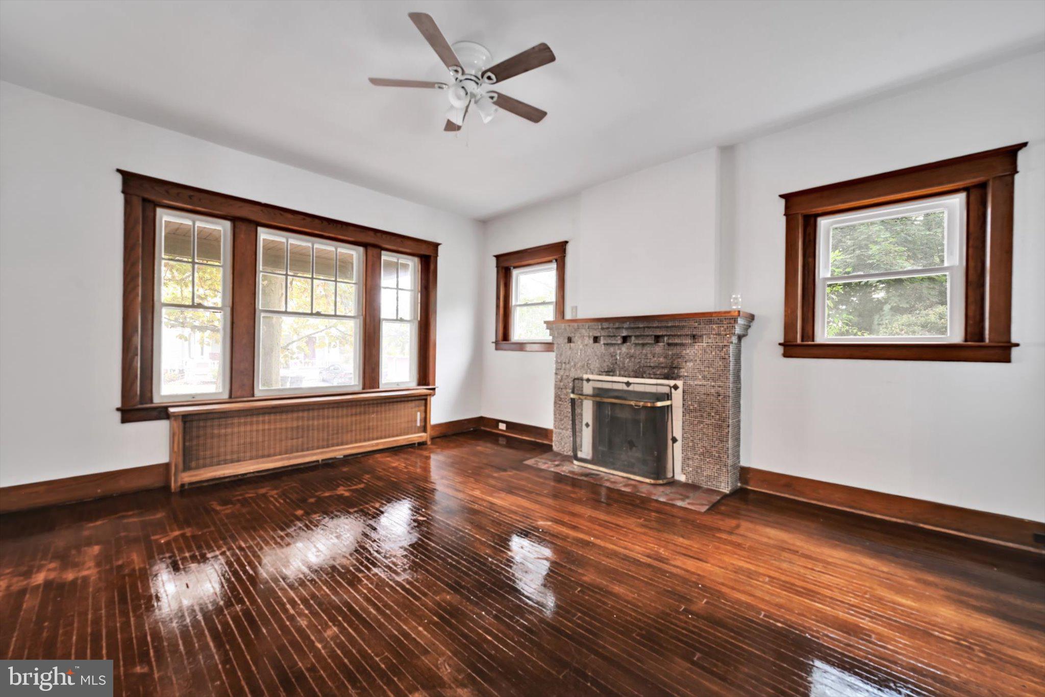 8TH WARD - Residential