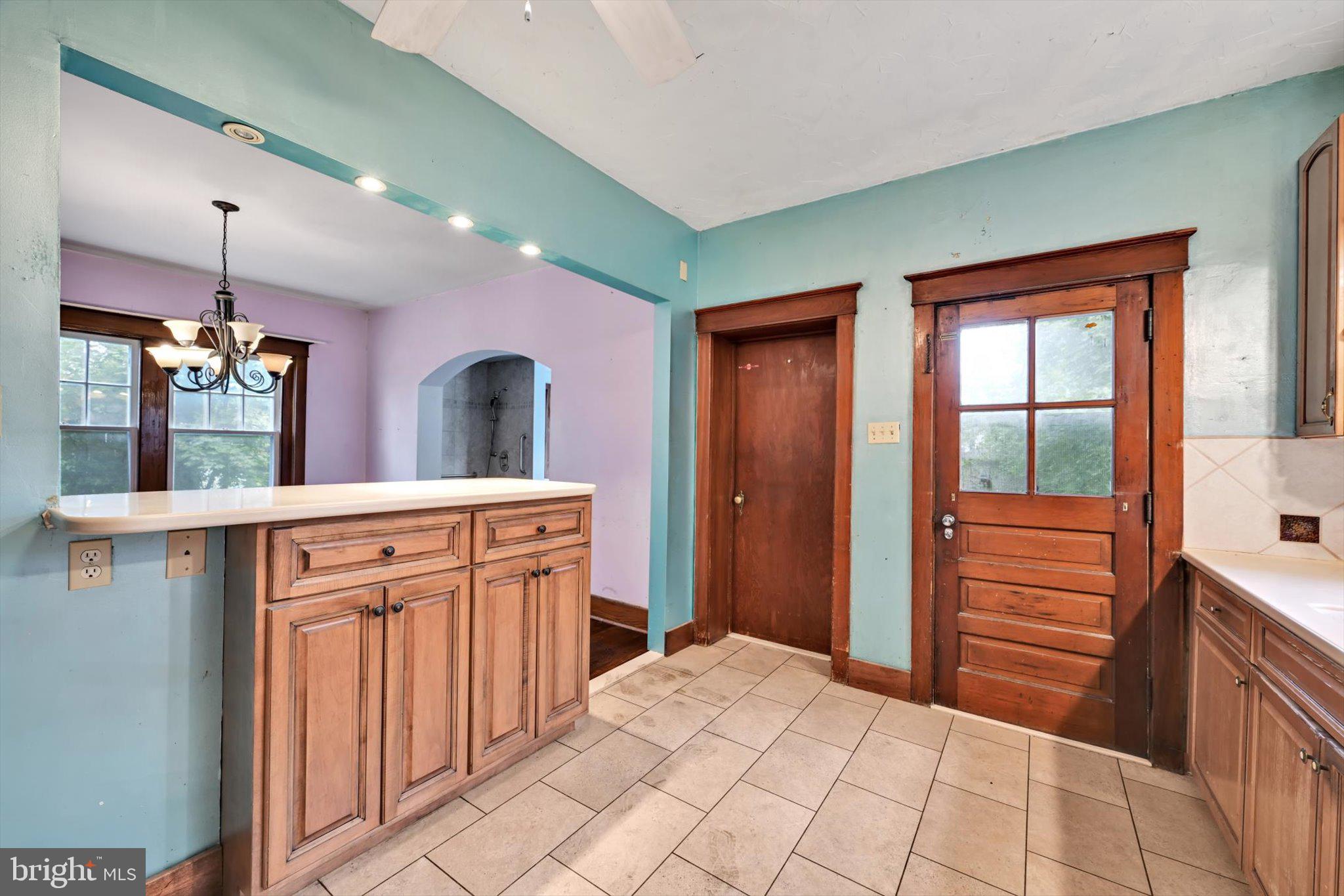 8TH WARD - Residential