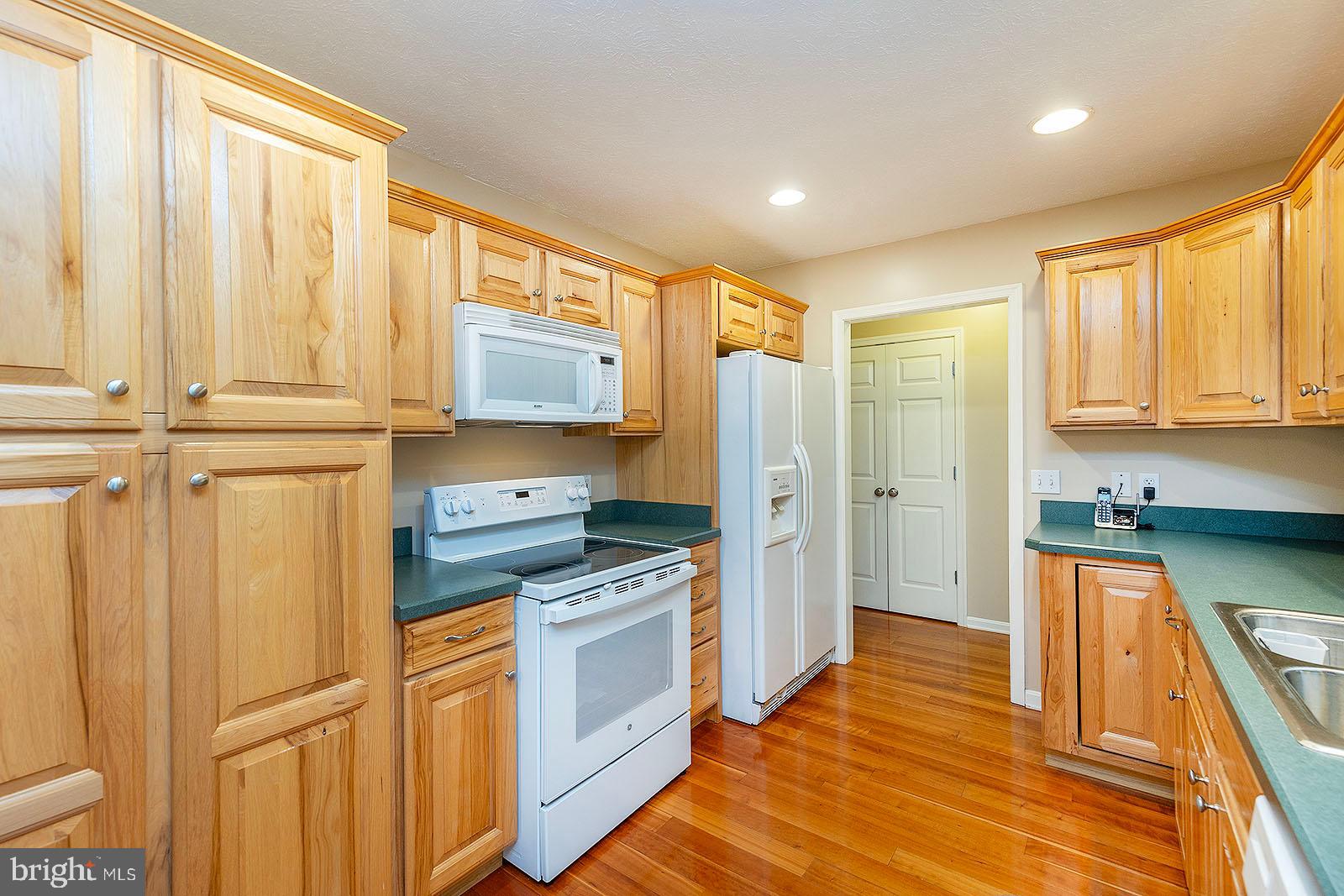 BLACKTHORN RIDGE ESTATES - Residential