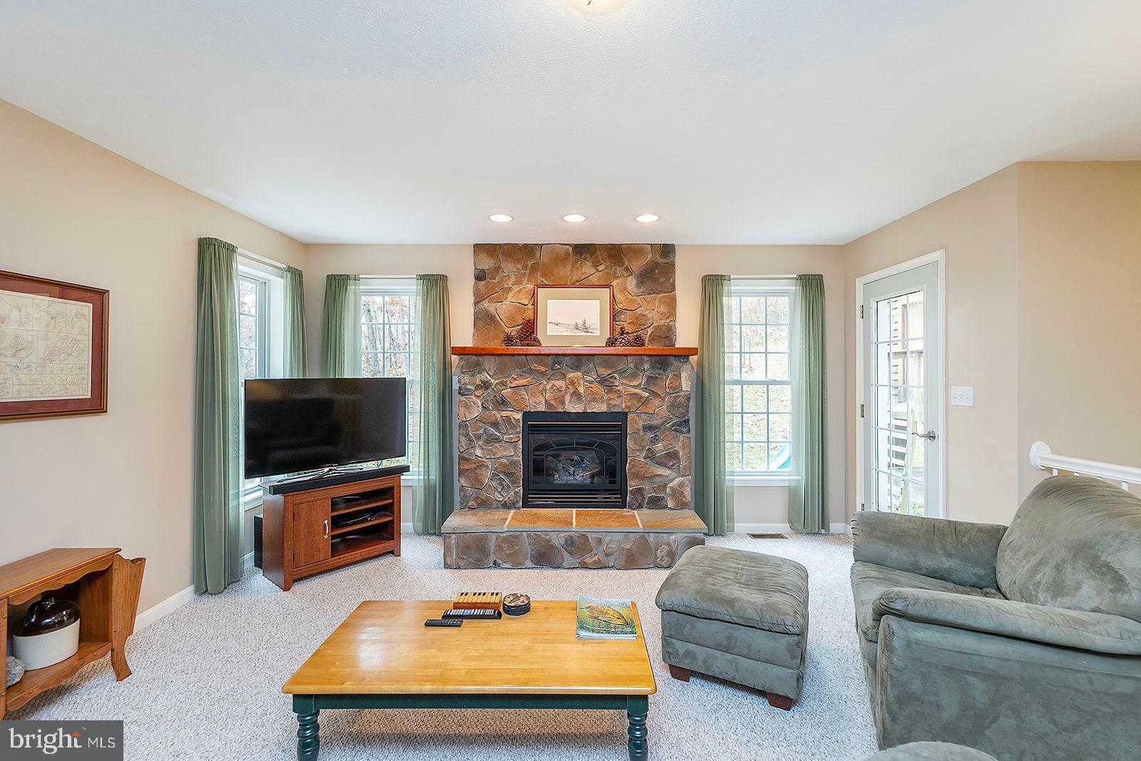 BLACKTHORN RIDGE ESTATES - Residential